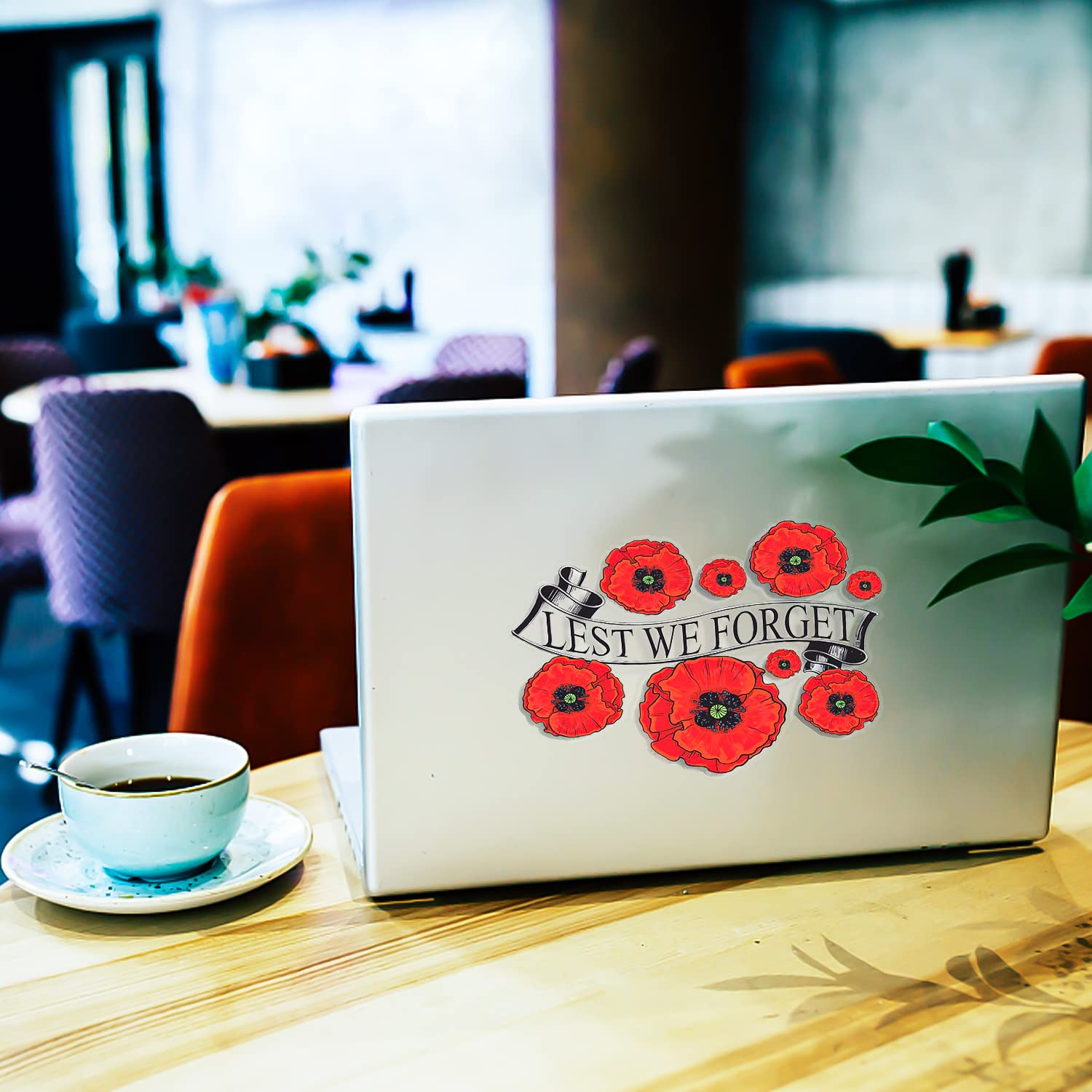 Targa Ricordo Lest We Forget – Silhouette Soldato E Papaveri Rossi, In Legno Grigio, 19x9 Cm