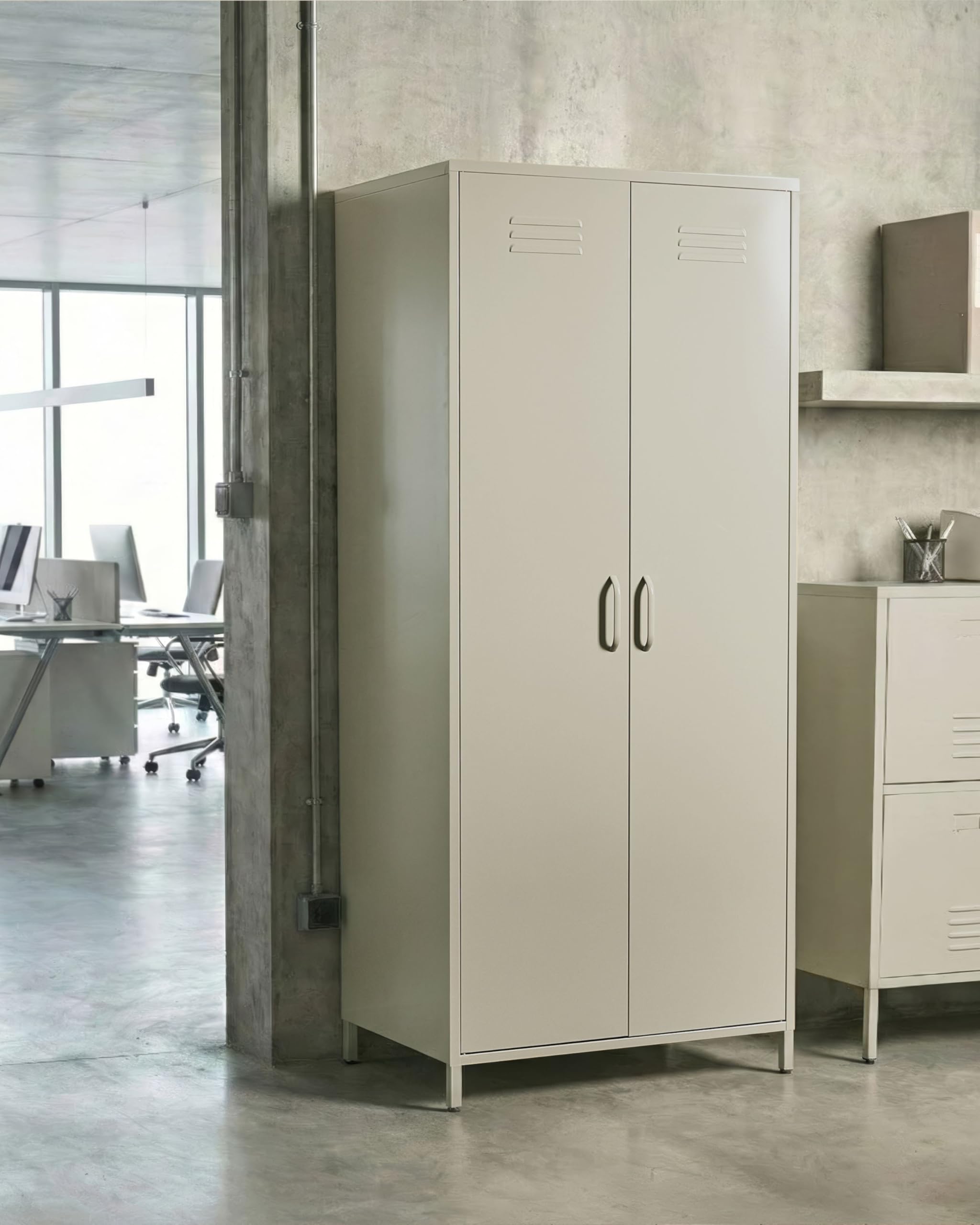 Beliani Armoire pour Bureau à Domicile Industrielle Rangement à 2 Portes en Acier Beige Clair Varna
