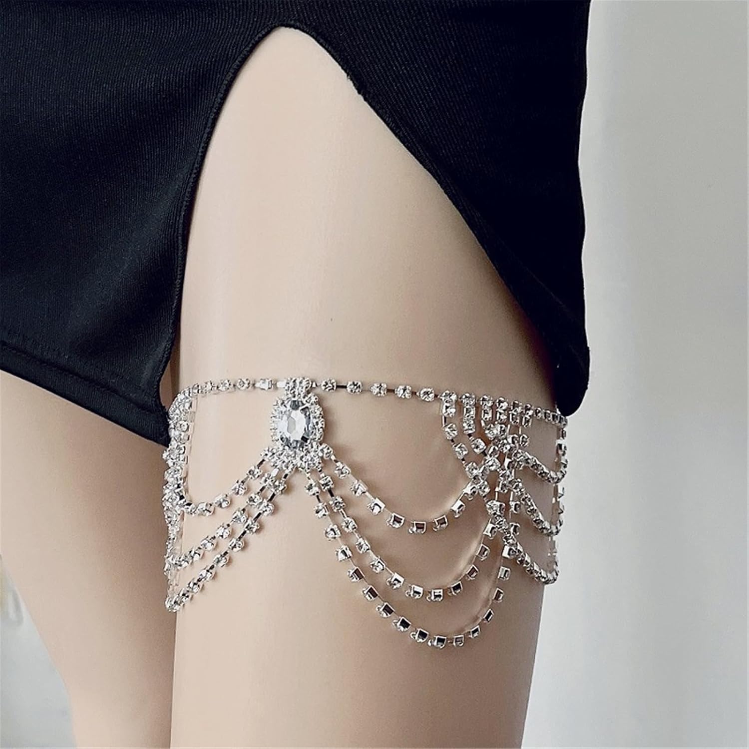 Shimmering Crystal Rhinestones Thigh Chain Elastic Leg Chain Layered Thigh Belt Body Jewelry Accessories for Nightclub Crystal Rhinestones Body Jewelry