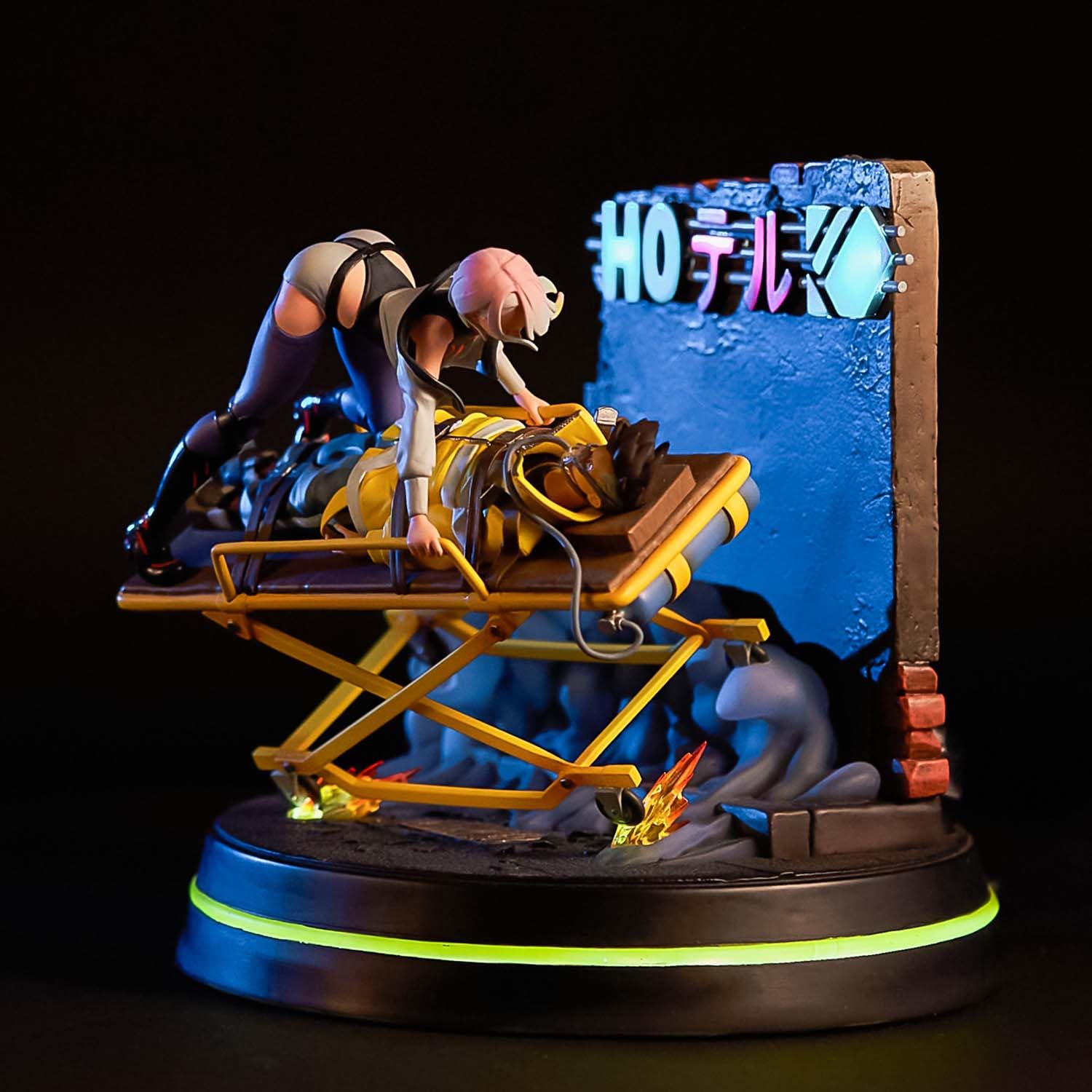 Neamedia Icons Cyberpunk Edgerunners: The Official Lucy and David Runaway Diorama