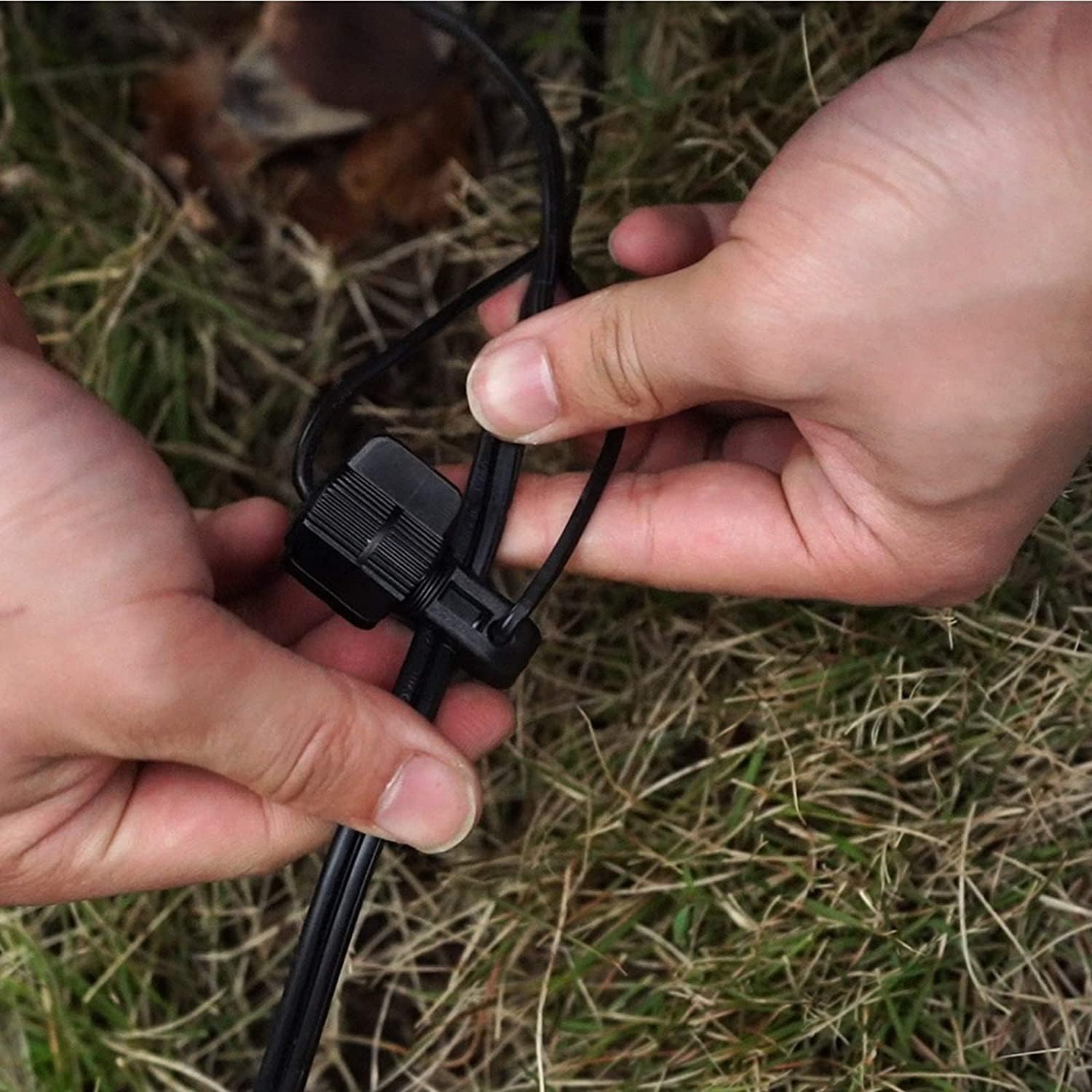 Low Voltage Fast Lock Connectors Landscape Cable Electrical Wire Twist Connectors of 2 Set Wide Application for Outdoor Landscape Lighting 8101-4802-02