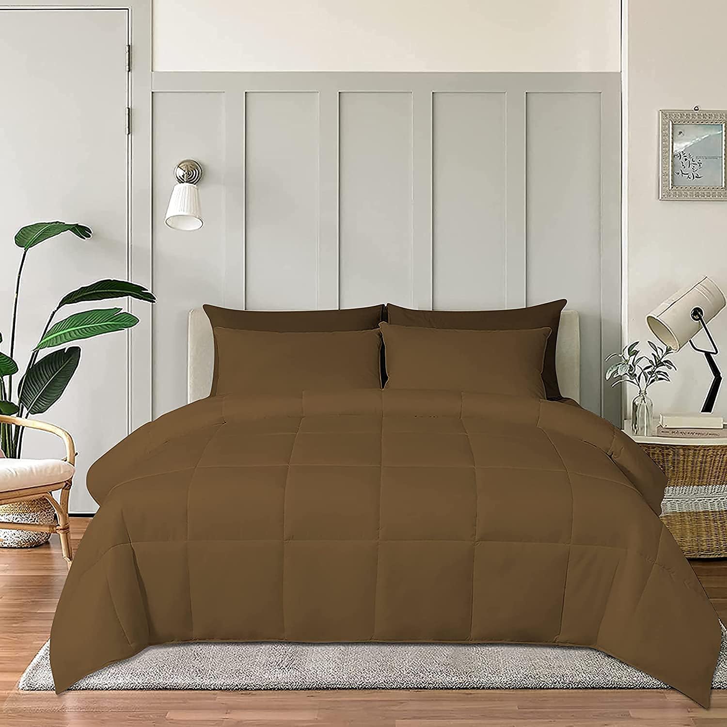 Lightweight All Season Down Alternative Comforter - 100% Microfiber and Soft Quilted Duvet Insert, Cooling Comforter for Warm Weather/Hot Sleepers -(Twin/Twin XL, Taupe)