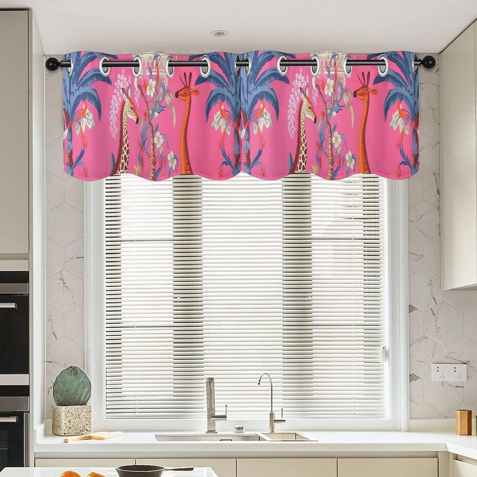 Cenefas chinoiserie de jirafa rosa de 52" que aportan elegancia oriental y luz a tu salón