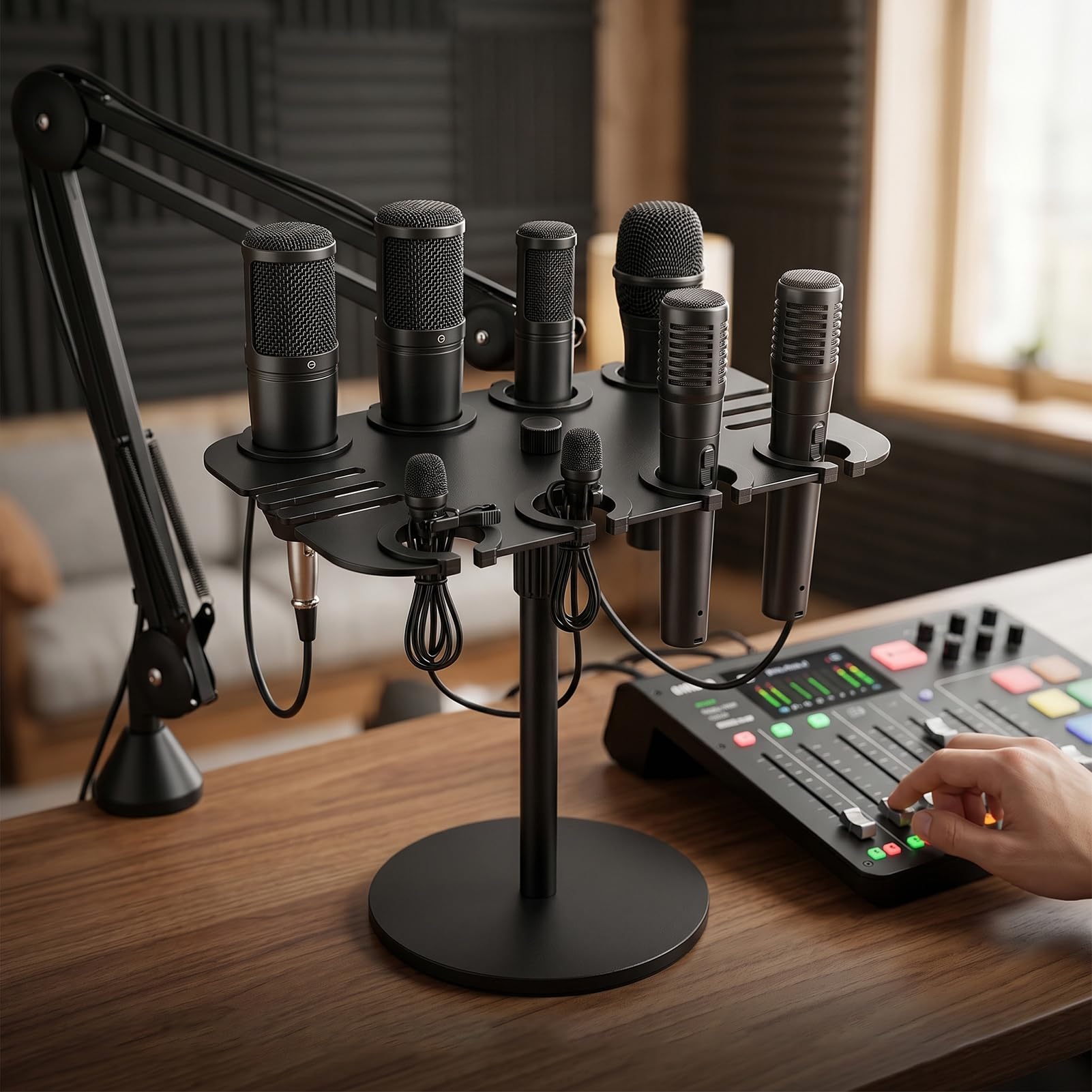 Supporto Multi-Microfono per Microfoni Cablati e Wireless, 8 Slot, Supporto Quadrato per Microfono, Vassoio per Palco, Antivibrazione, Montabile su Scrivania o a parete.