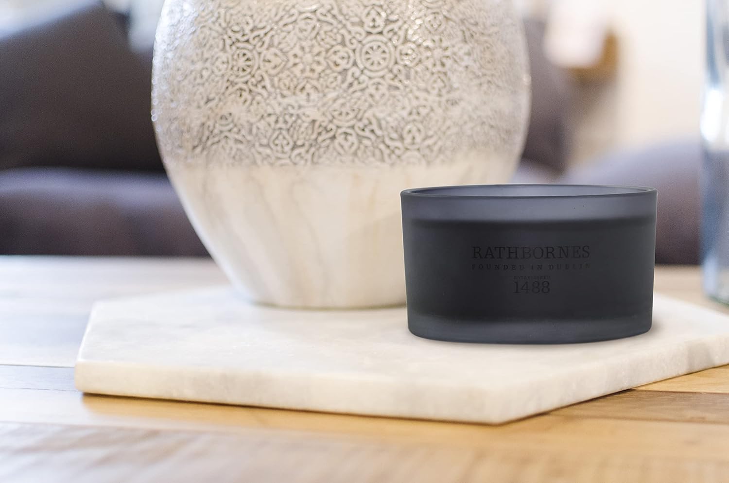 Dublin Dusk Smoked Oud Scented Candle Four-Wick Luxury Candle 390g.