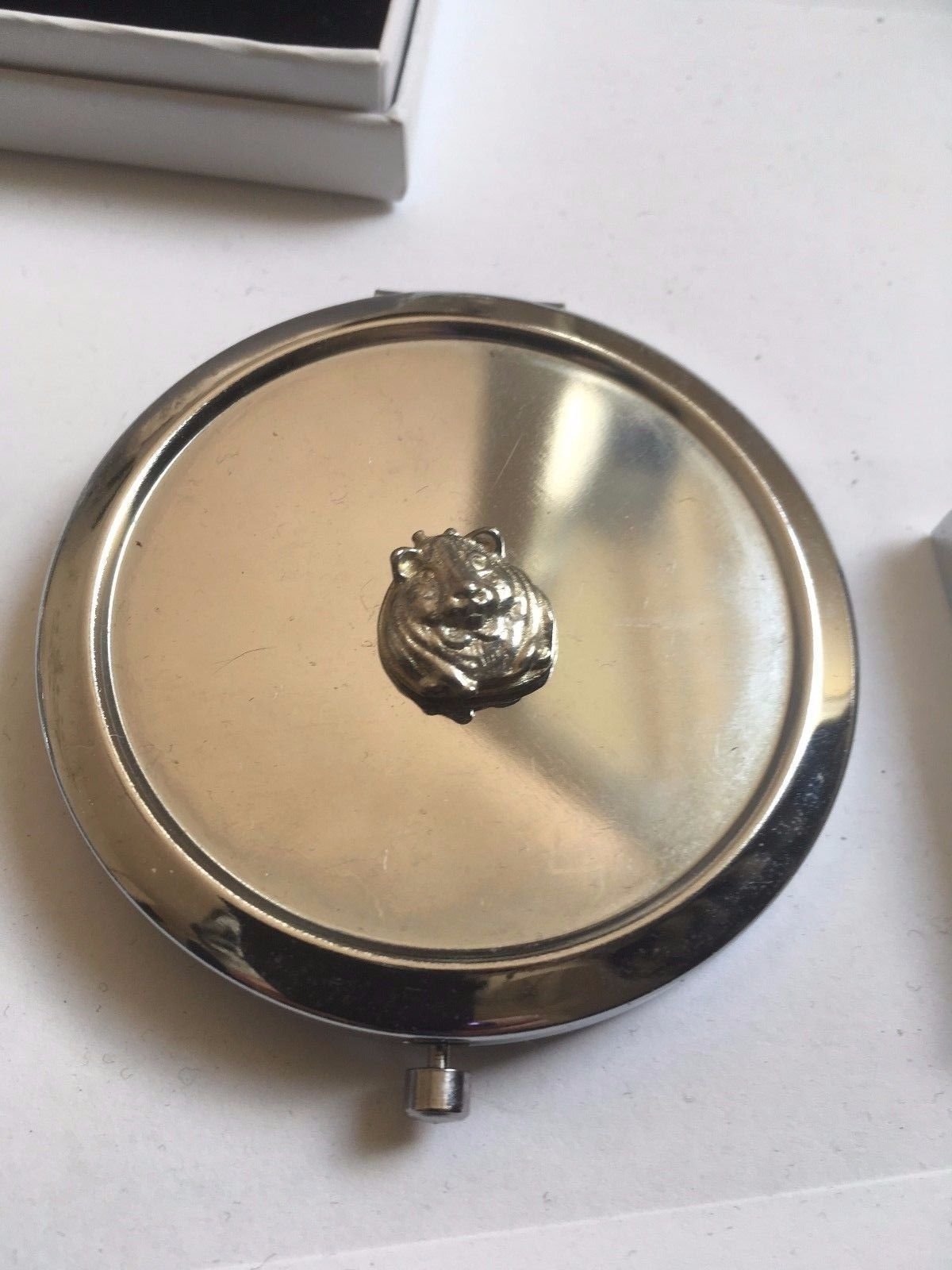 Miroir compact en étain anglais TG267 finition chromée chic