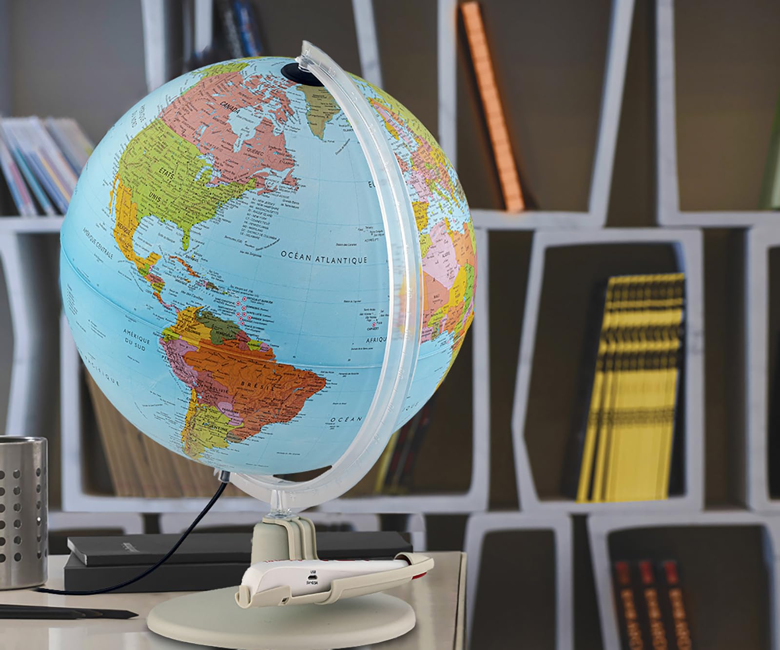 Tecnodidattica – Parlamondo | Globe terrestre interactif pour petits et grands | Lumineux et pivotant | Stylo audio-musical | 6 langues disponibles | Cartographie politique | Diamètre 30 cm