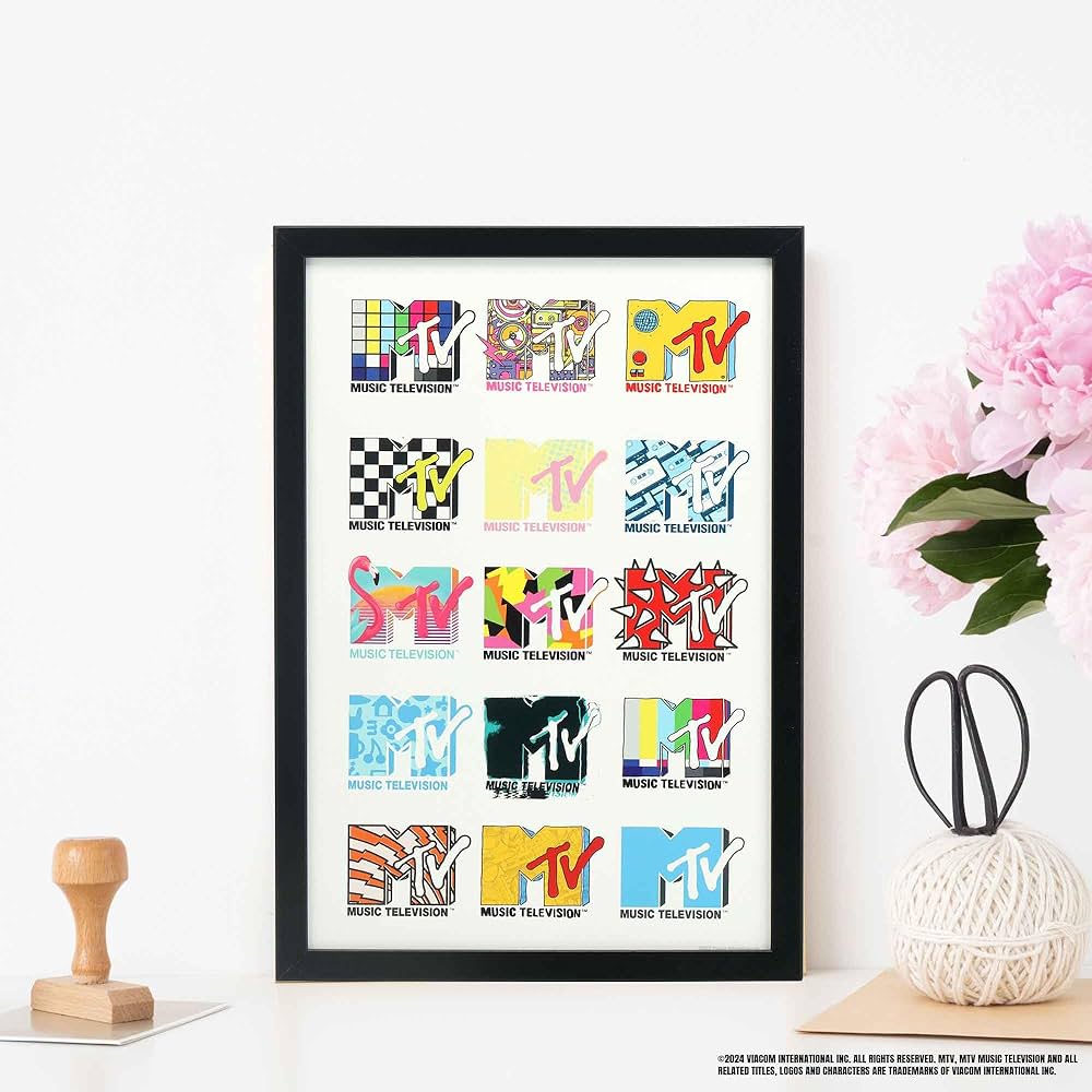 ハンドメイド 【コラージュアート】 黒フレーム付 ハンドメイド 【コラージュアート】 黒フレーム付