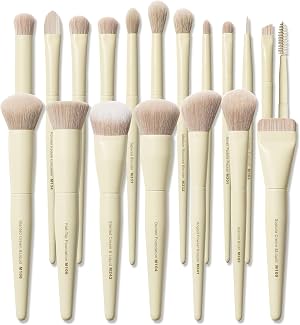 Buttery Blends Set de 18 brochas de maquillaje para rostro y ojos etiquetadas | Set de brochas de regalo ultra suave completo con difuminado, base, corrector, rubor, bronzer y sombras, fibra sintética que no se desprende