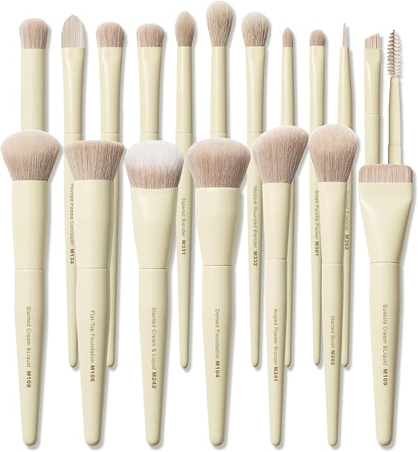 Buttery Blends Set de 18 brochas de maquillaje para rostro y ojos etiquetadas | Set de brochas de regalo ultra suave completo con difuminado, base, corrector, rubor, bronzer y sombras, fibra sintética que no se desprende
