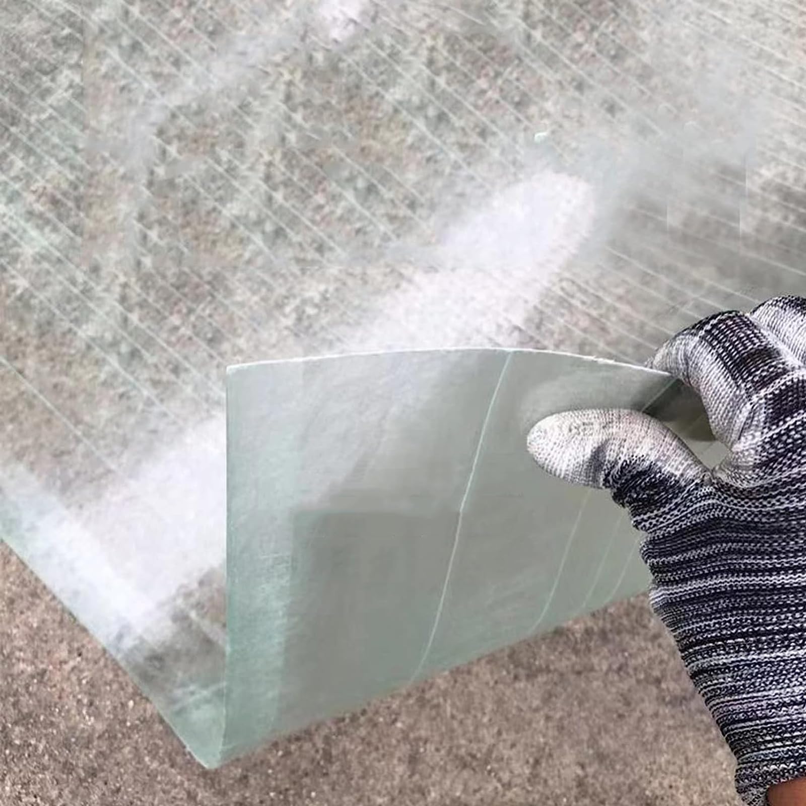 Auvent et abri contre la pluie en polycarbonate pour protéger votre voiture et vos outils