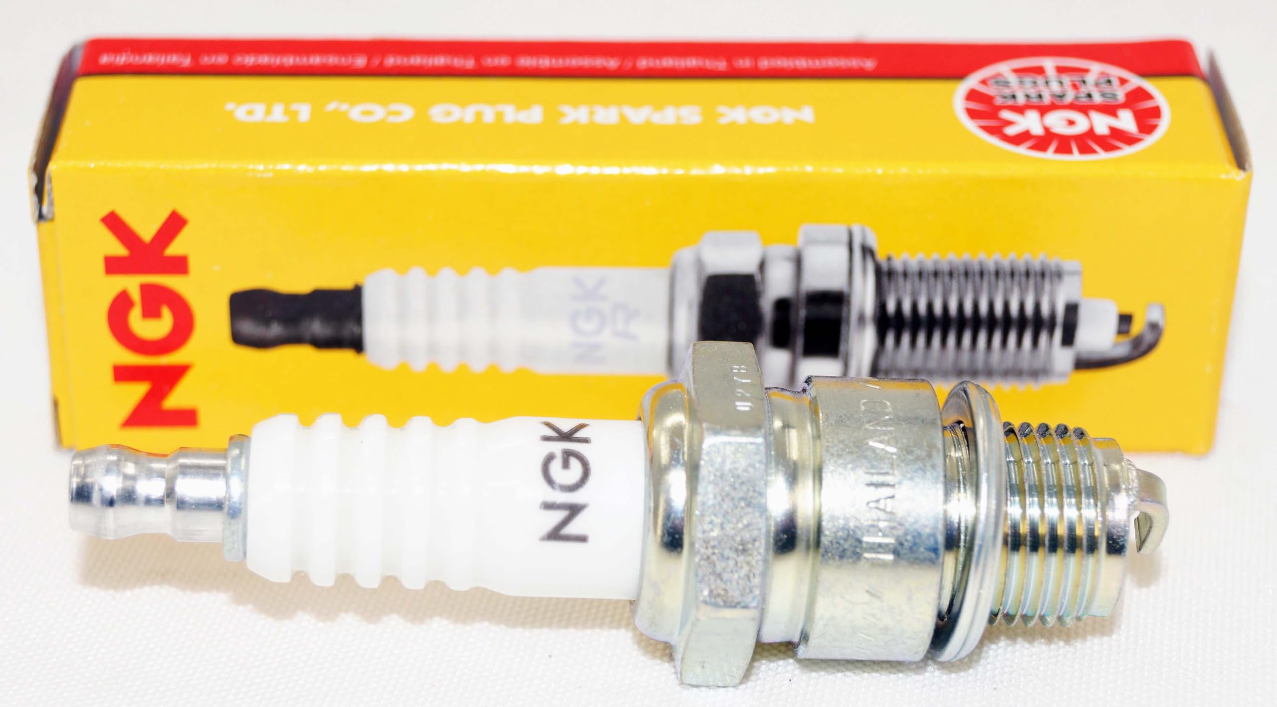 6x Nuevas Ngk Bujías De Encendido - Parte No. B8HS-10 Número De Stock