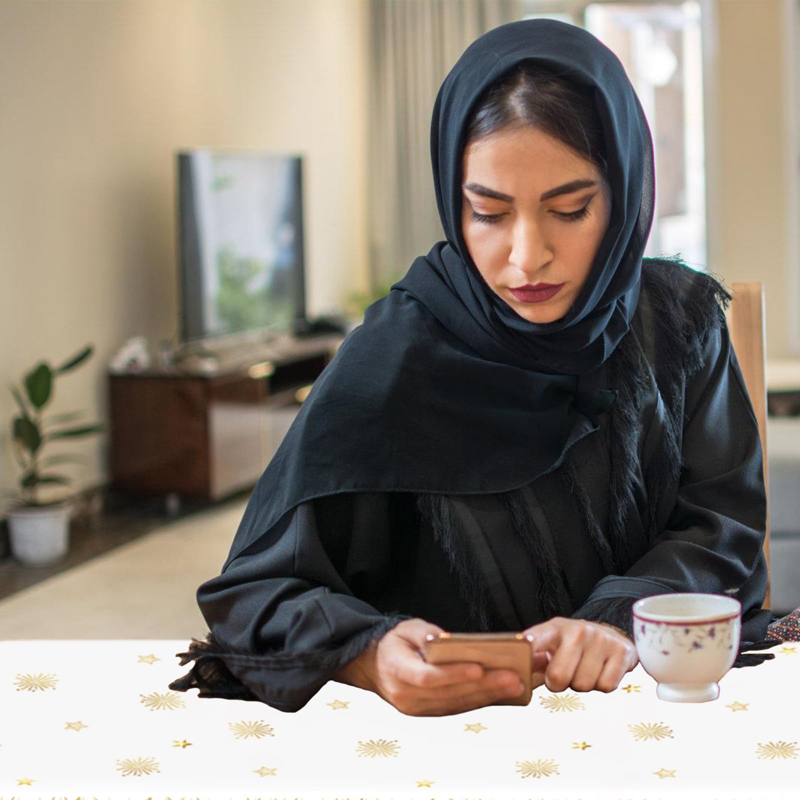 Nappe Ramadan Noire 137x274cm - Motif Lune Et étoiles - Imperméable PVC - Pour Table 6-8 Personnes
