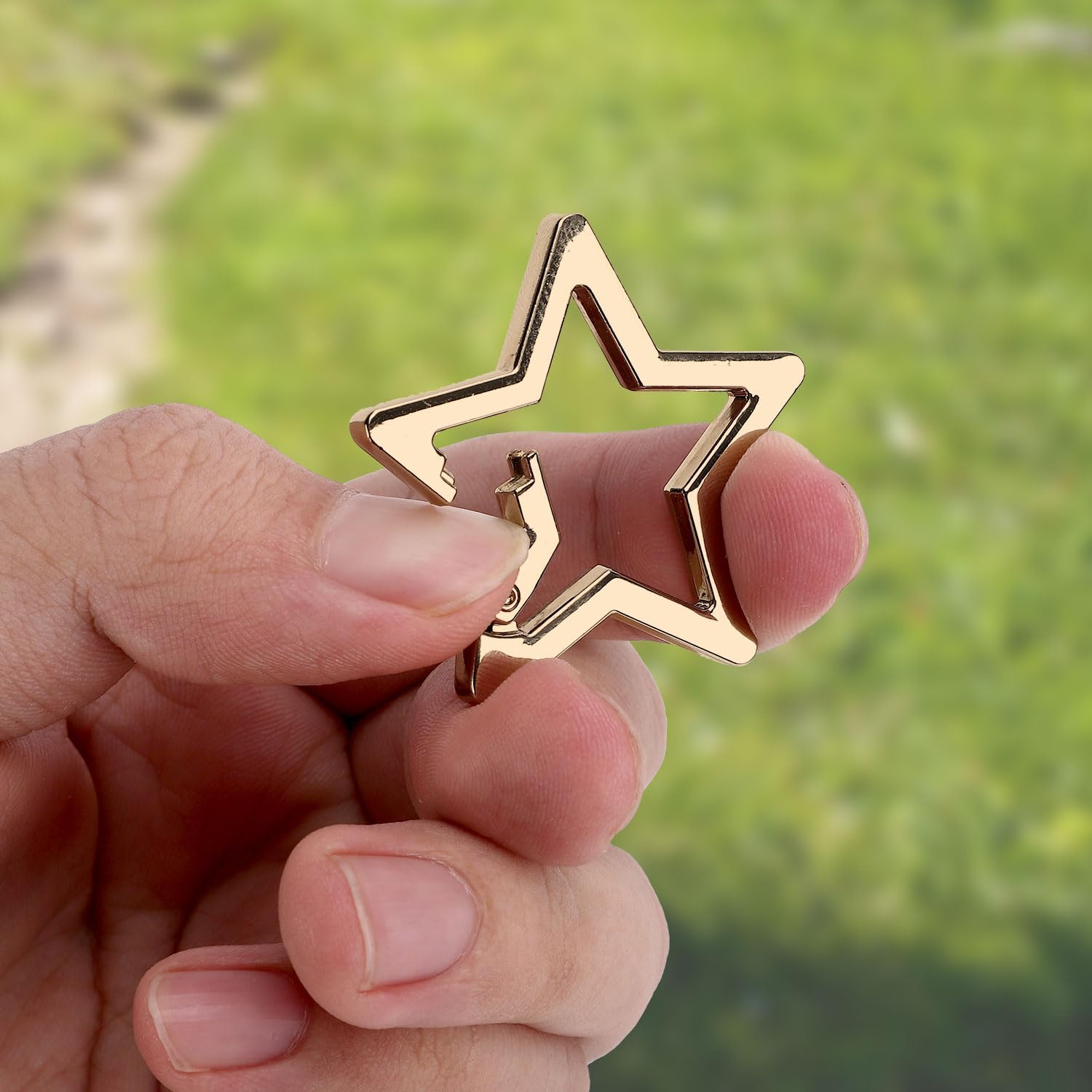 Metal Star Carabiner, Star-Shaped Spring Snap Keychain Smooth Key Holder Clip Zinc Alloy Keyring Clasp for Purse Wallet Outdoor Accessories Camping Hiking Key Chain (Gold) - Image 5