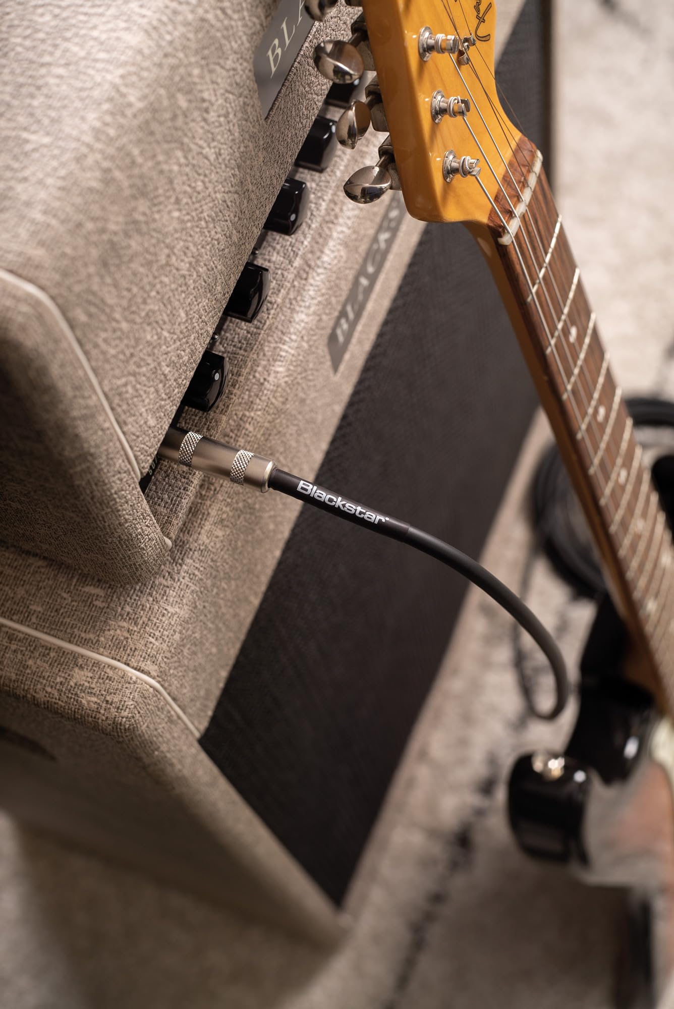 BLACKSTAR Kabel instrumentowy 6 m (20 stóp) Prosty jack ¼ do 4 kątowego gniazda do gitary basowej/elektrycznej/elektroakustycznej/klawiatury/wzmacniacza