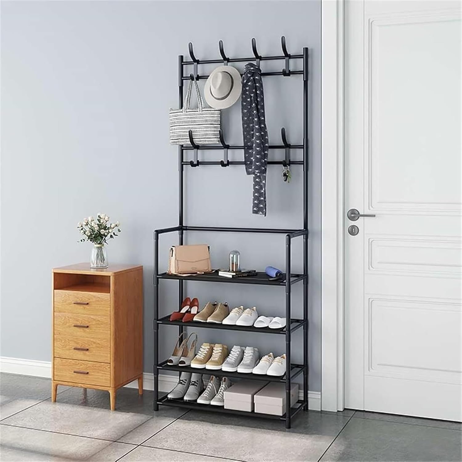 Étagère à vêtements pour remédier au manque de placards dans la chambre et l'entrée