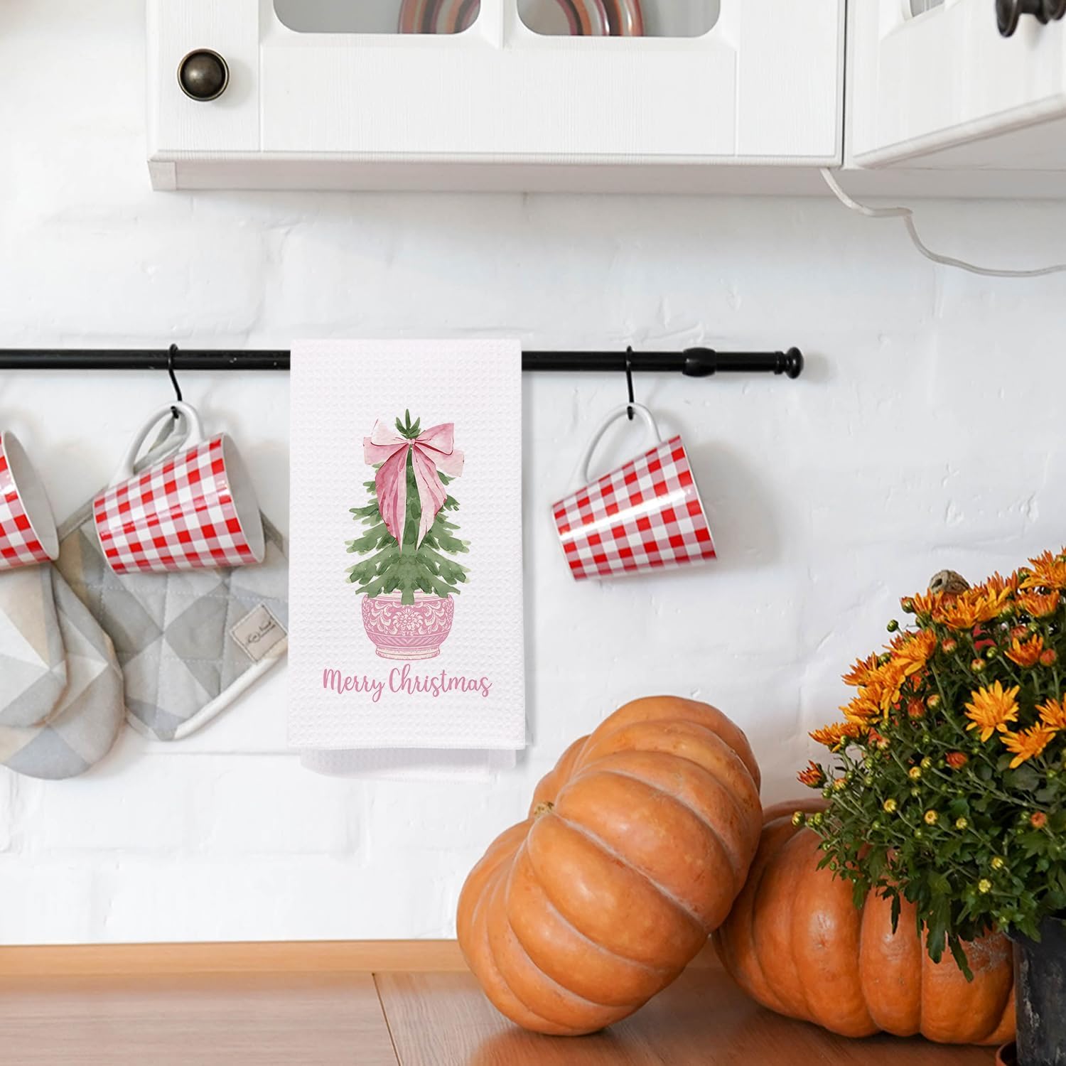 SPBL&L Pink Chinoiserie Christmas Towels, Coquette Christmas Tree Dish Towels, Grandmillennial Decor, Hand Towels for Bathroom & Kitchen