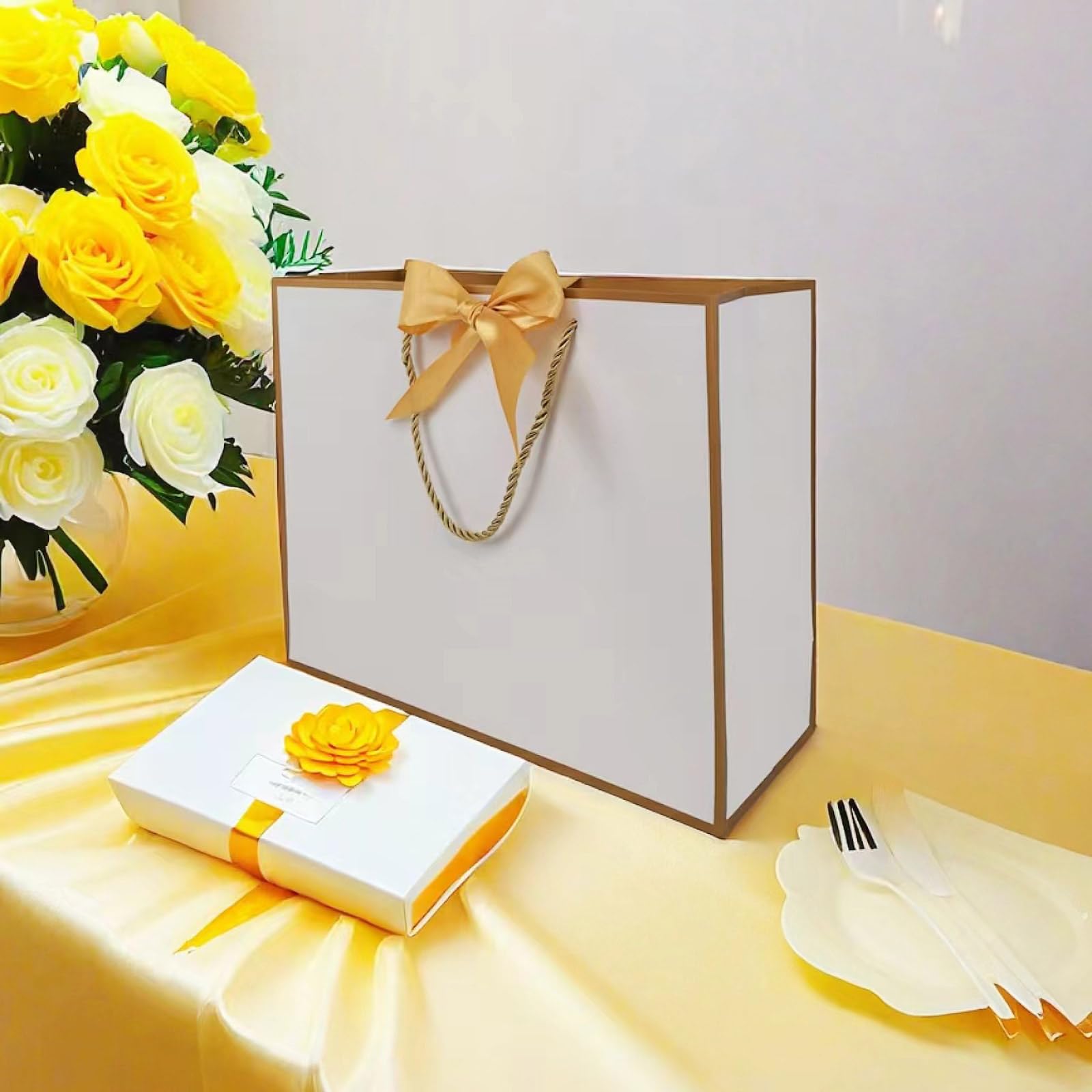 TKSBAG 12 szt. torebek prezentowych, średni rozmiar z uchwytami, 12,5 x 9,8 x 4,3 w kolorze białego złota, z wstążką z kokardką, na ślub, urodziny, dla druhny, dla drużbów, na Dzień Matki, upominki na