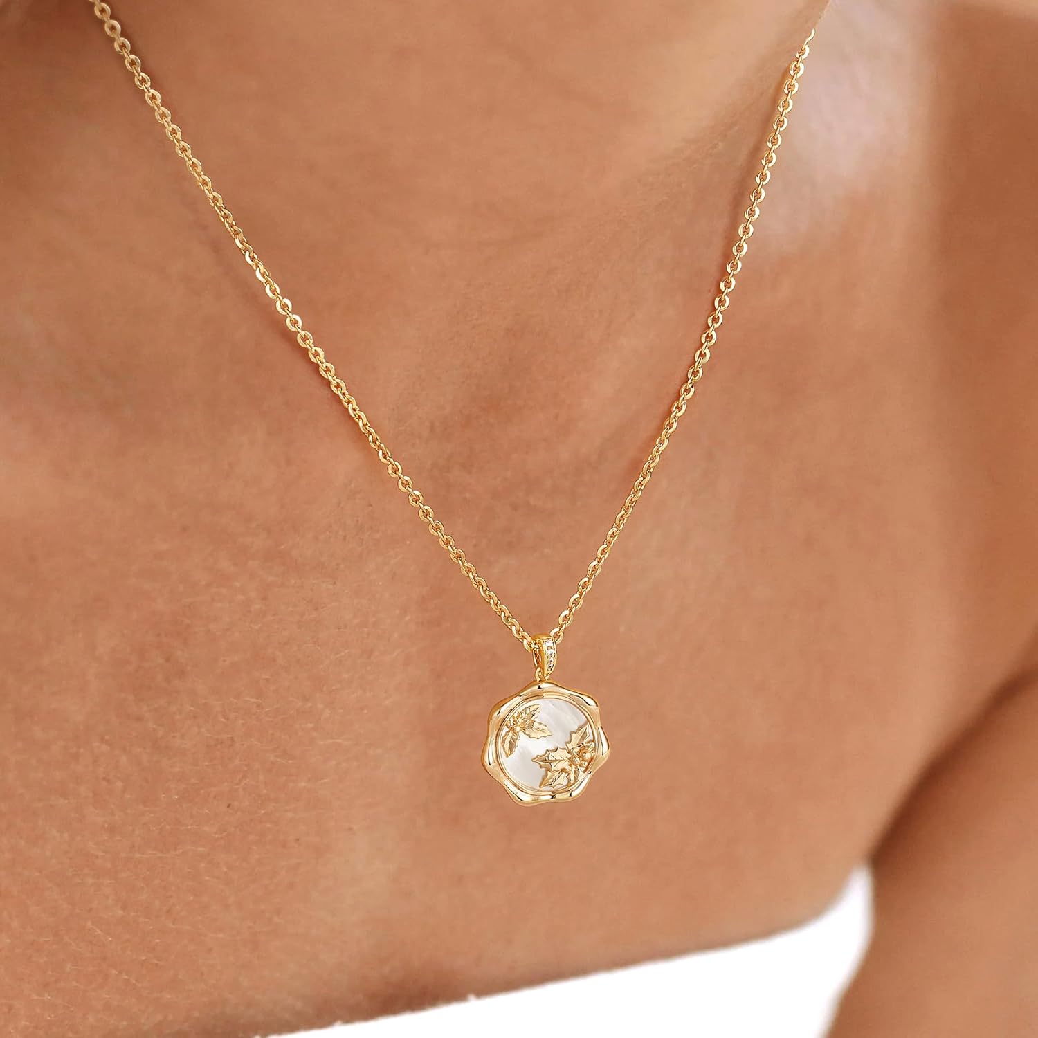 MTMY Birth Flower Necklace 14K Gold Plated Mother of Pearl Disc Birth Month Flower Pendant Necklaces for Women Personalized Custom Floral Jewelry Birthday Gift - Image 3