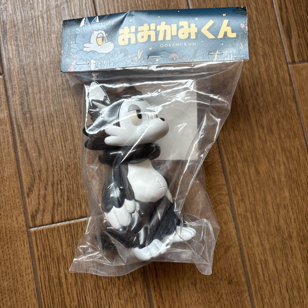 あらいきりこ　おおかみくん ソフビ モノクロ Amazon.co.jp: あらいきりこ おおかみくん ソフビ ブラック