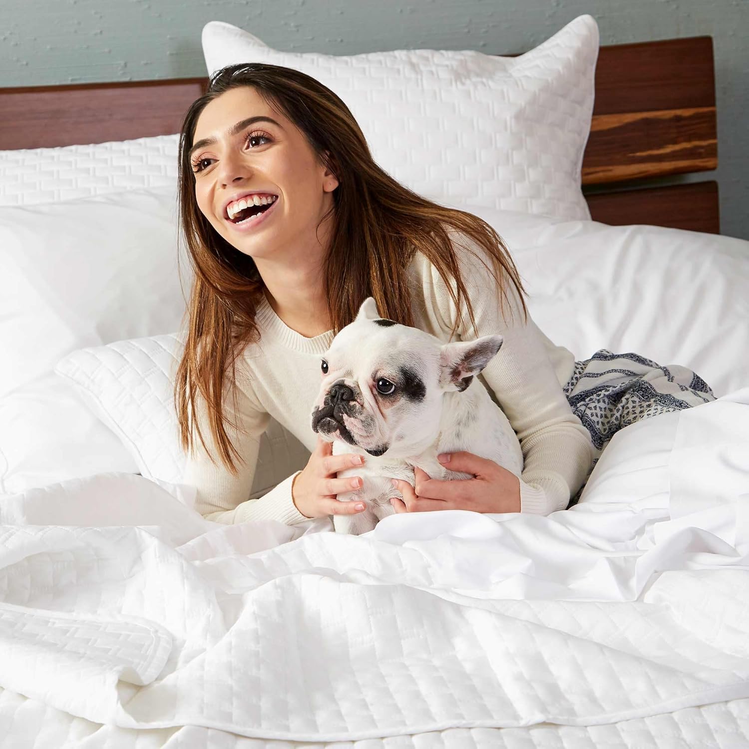 BedVoyage Luxury King Coverlet, 100% Viscose Derived from Bamboo, Reversible Cooling Quilt, Lightweight Bedspreads & Breathable Blanket, 110x98 Ultra Silky Soft & Temperature Regulating, King - White