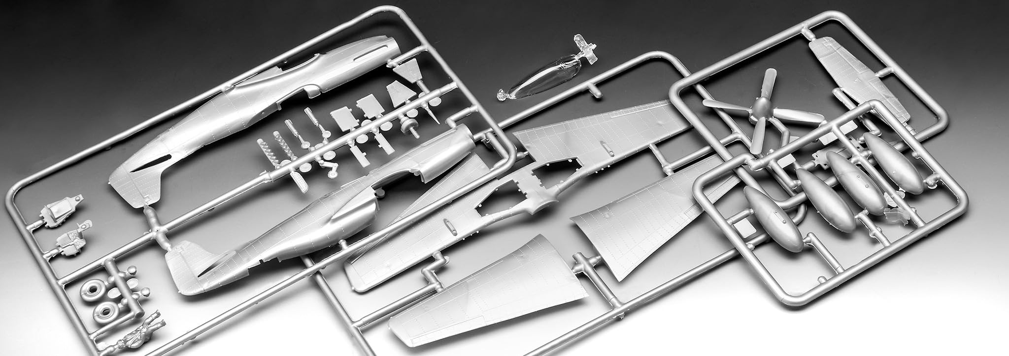 Revell Modellbausatz 64148 - Model Set P-51D Mustang im Maßstab 1:72 – Ansicht 6
