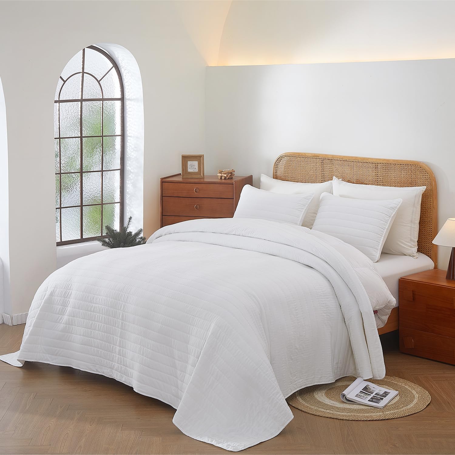 Queen Size Lightweight Quilt Set 90"x90", Reversible Quilted Bedspread & Coverlet with 2 Pillow Shams, Soft Breathable Summer Quilt Bedding for All Season Layering