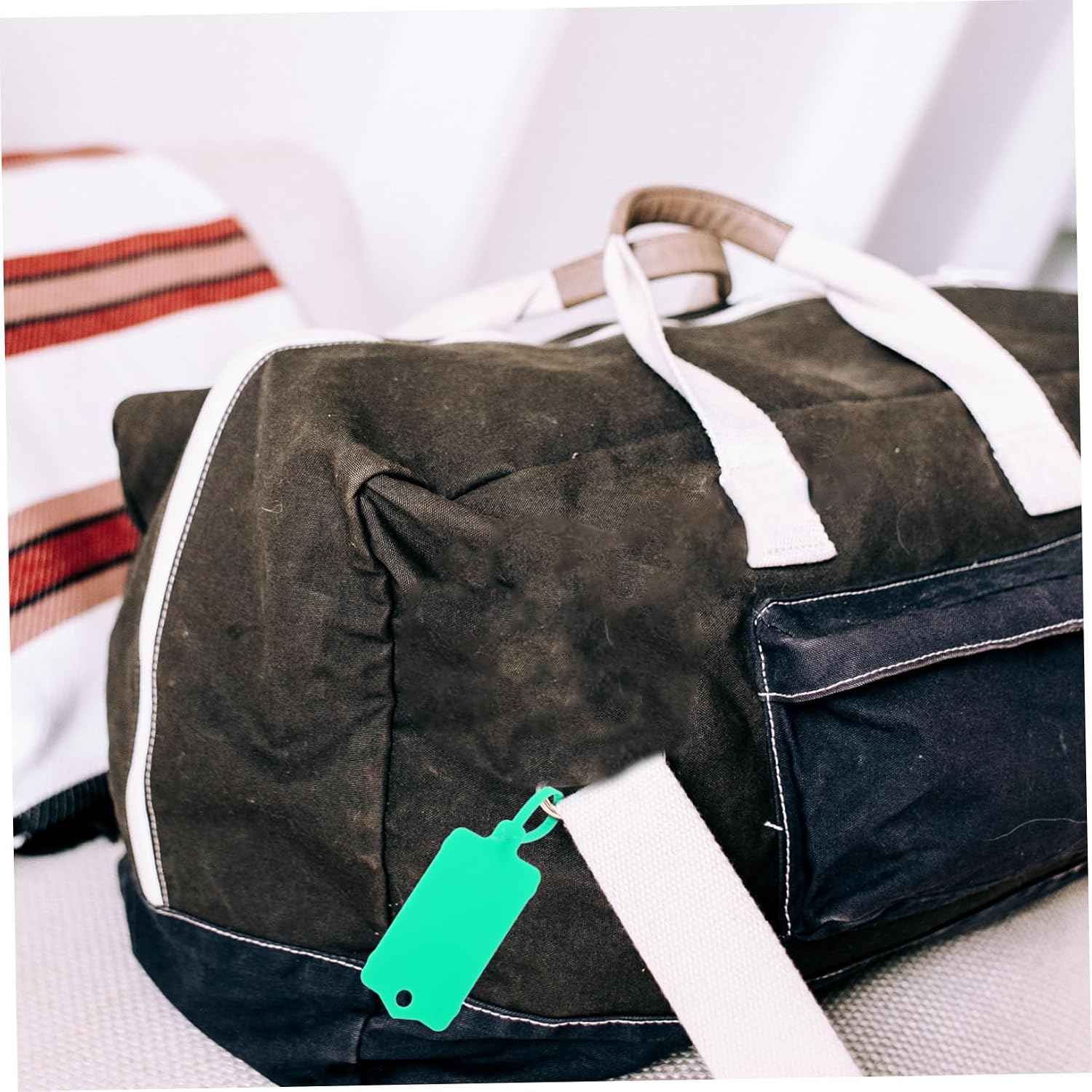 HOMSFOU 100pcs Waterproof Writable Plastic Shipping Tags Ties for Luggage and Cable Identification Sturdy Labeling Tags for Storage and Logistics
