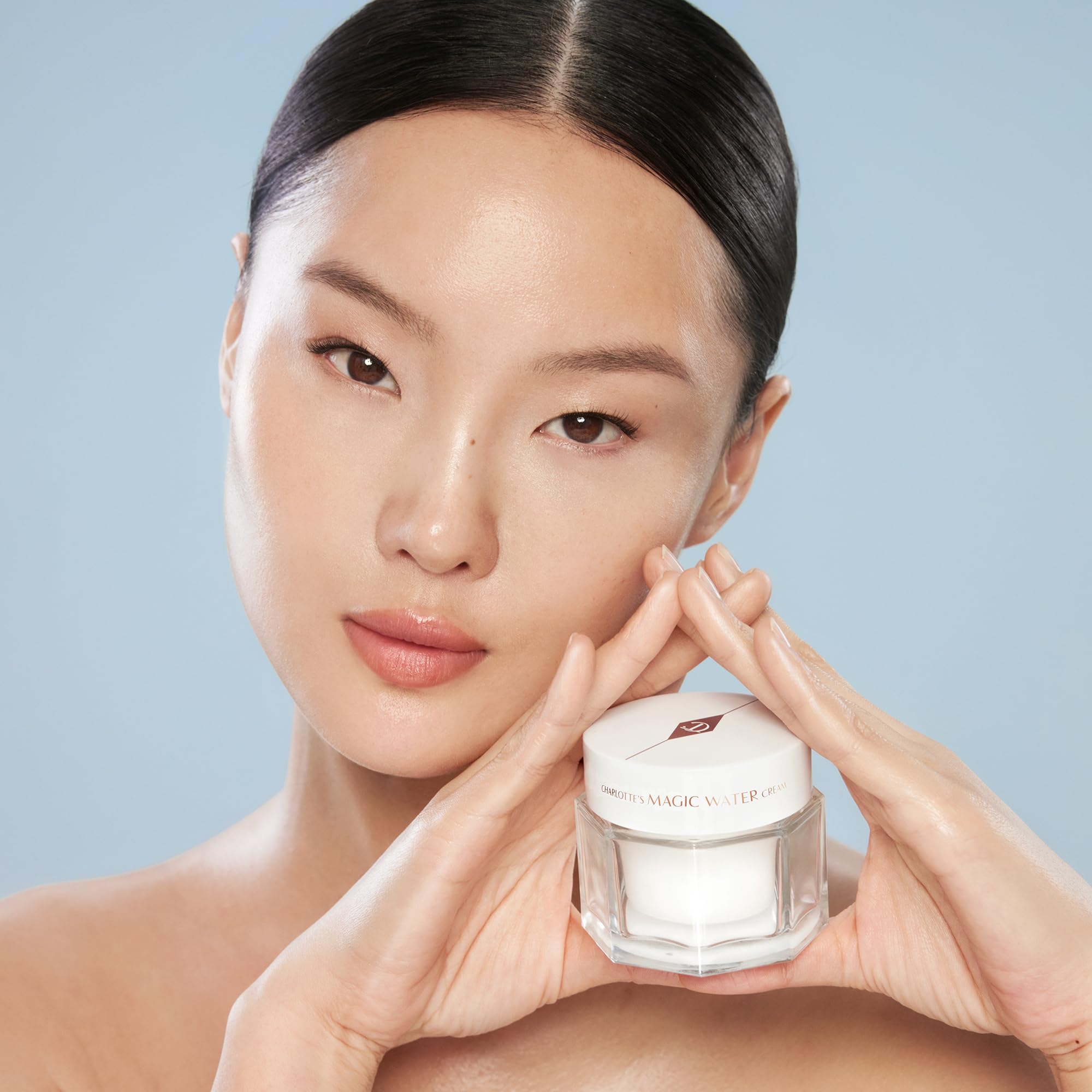 Charlotte Tilbury Magic Water Face Cream - Lightweight, Dewy Gel Moisturizer for Sensitive Skin - Infused with Niacinamide & Biopeptide Complex to Help Improve the Appearance of Fine Lines