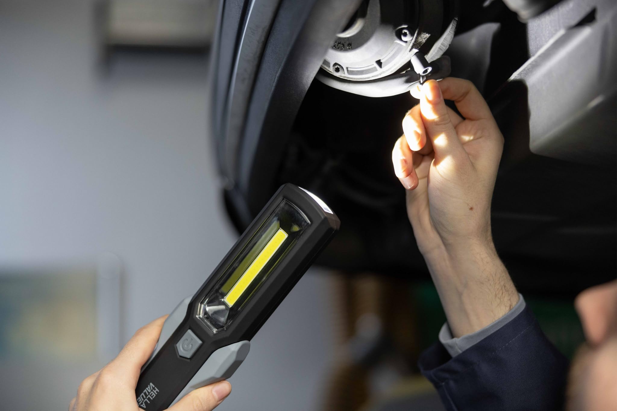 HELLA VALUEFIT 1GA 357 109-012 LED-Worklight - S3000 - 12/24/48V - 3000lm - Bolted/mounting