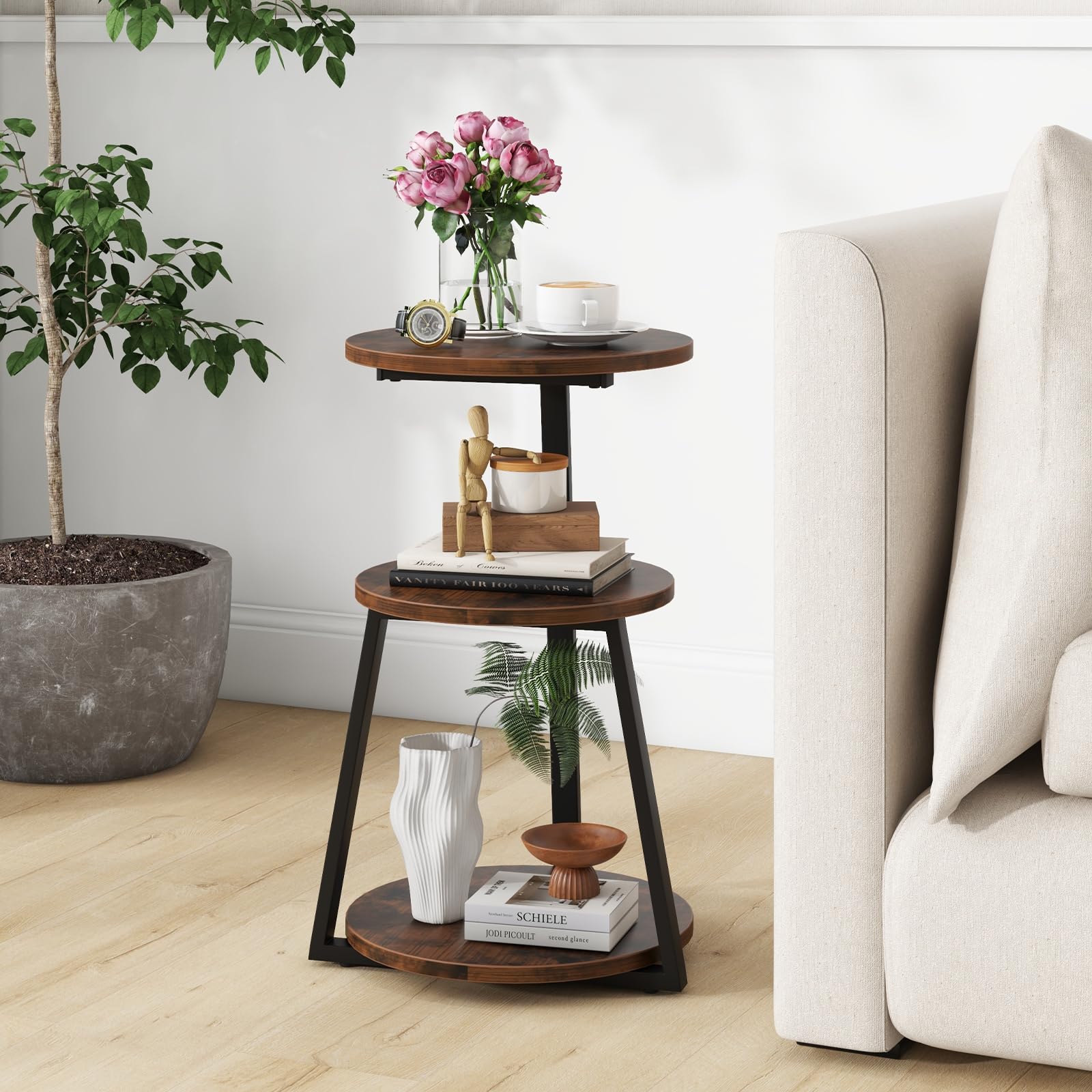 GIANTEX Tavolino a 3 livelli 62 cm, comodino con 3 ripiani in legno, tavolino da caffè con telaio in metallo con piedini regolabili, tavolino rotondo design industriale