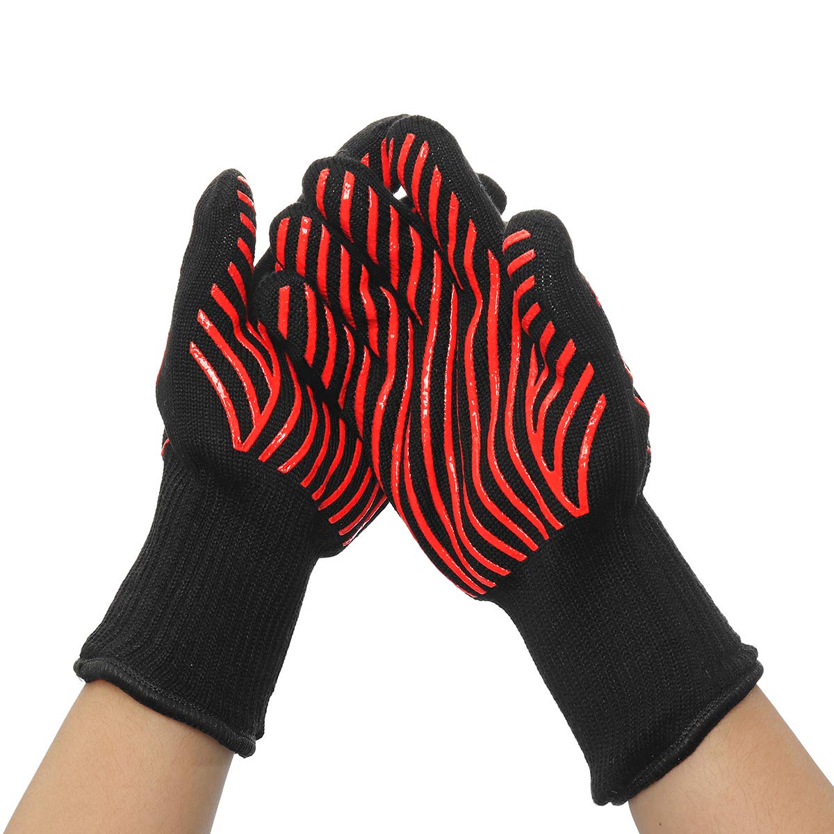 Une paire de gants de travail pour four extrêmement résistants à la chaleur pour barbecue