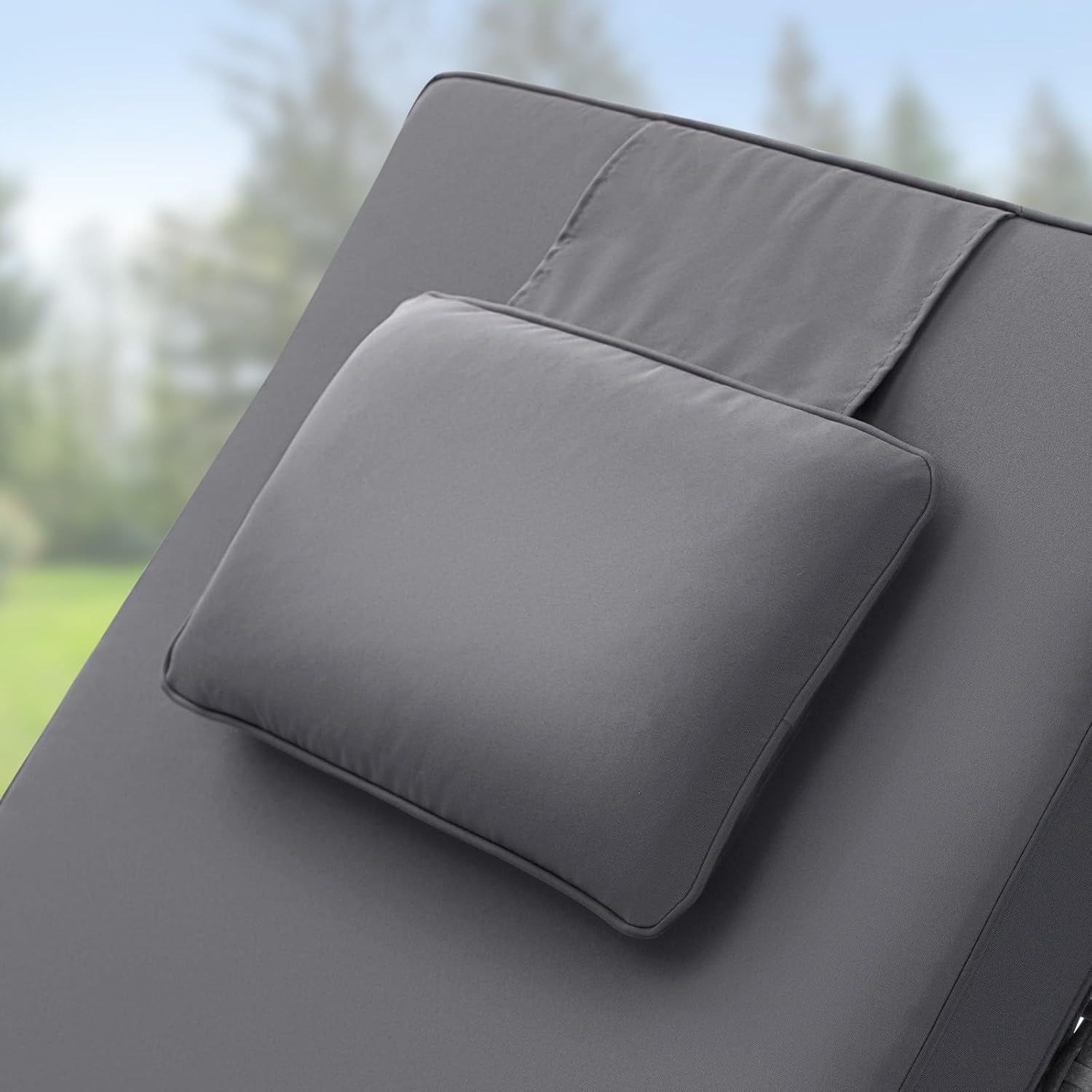 Lounger material details: cushion, water resistance, polyrattan weave, Casaria logo