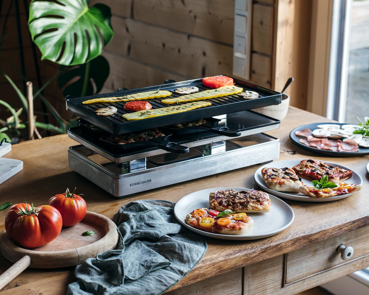 ROMMELSBACHER Pizza Raclette RCP 1800, Wendeplatte (Grillmuster/Crêpes), Pizzafunktion, keramische Antihaftbeschichtung (PFAS-frei), Parkdeck, 2 m Kabel, Ein/Ausschalter, stufenlose Temperaturregelung