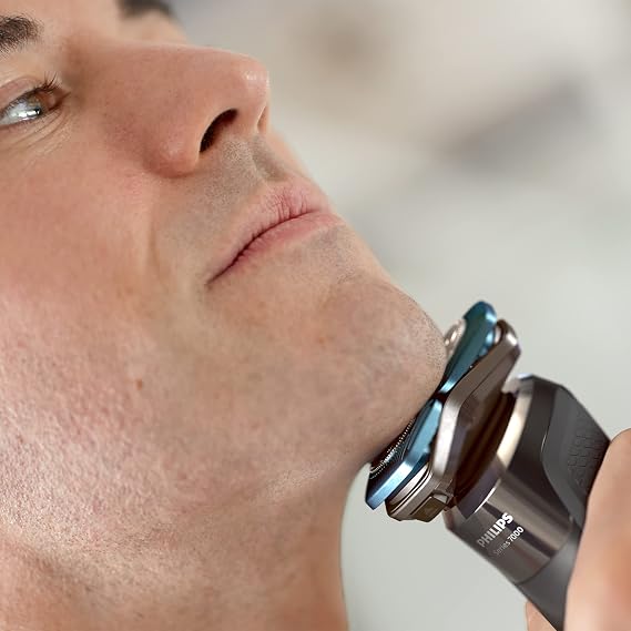 Philips Shaver Series 7000 Dry and Wet Electric Shaver Men (Model S7783/35)