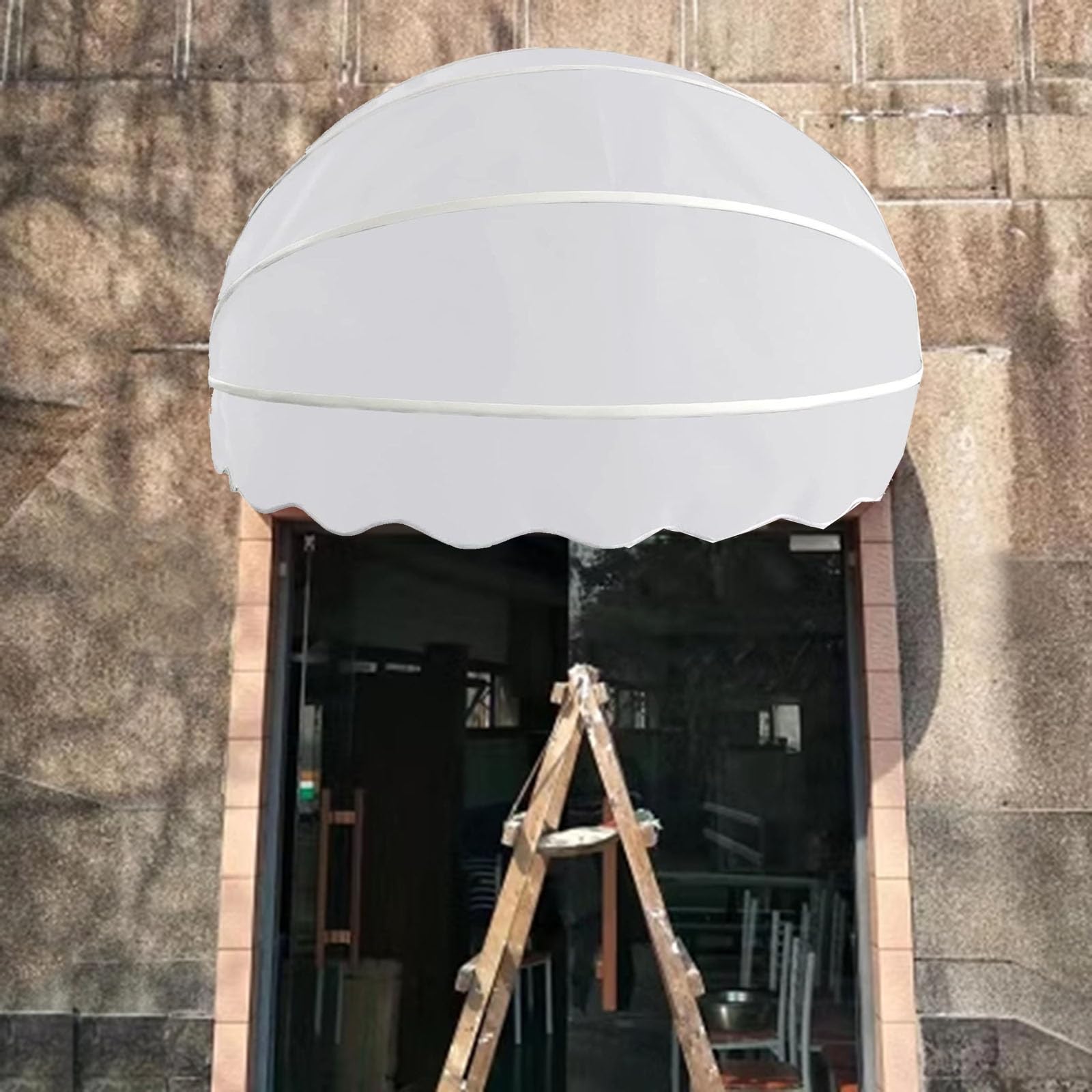 Auvent de terrasse pliable pour créer une ombre fraîche au jardin