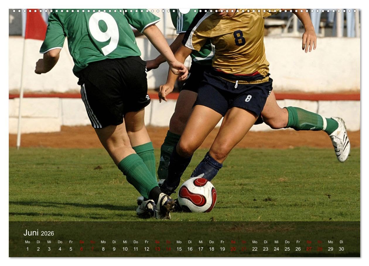 Fußball - pure Leidenschaft (Wandkalender 2026 DIN A2 quer), CALVENDO Monatskalender: Packende, atmosphärische Bilder rund um das Thema Fußball (CALVENDO Sport)