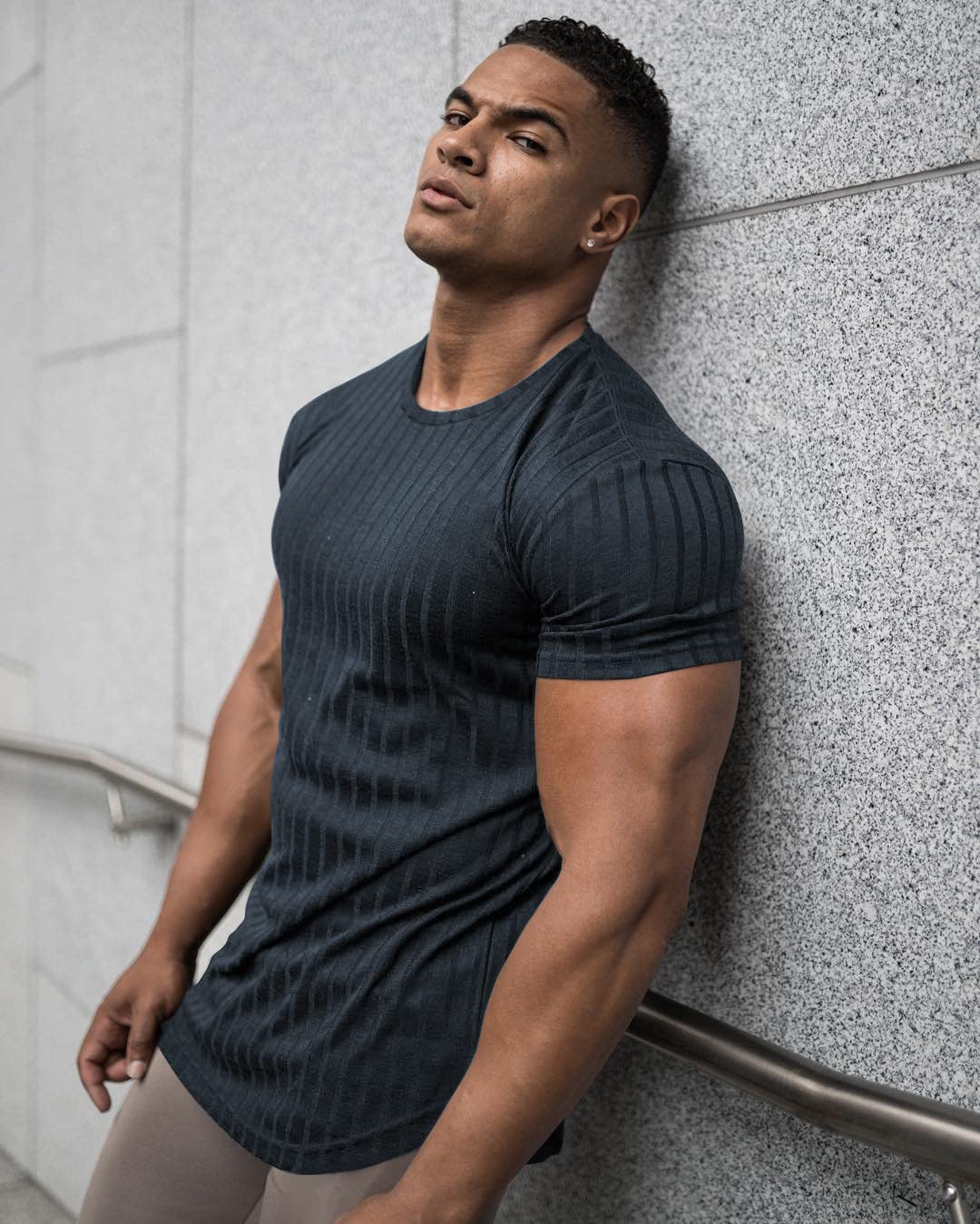 URRU T-shirt extensible à manches courtes pour homme - Coupe ajustée, bleu marine, Taille XL