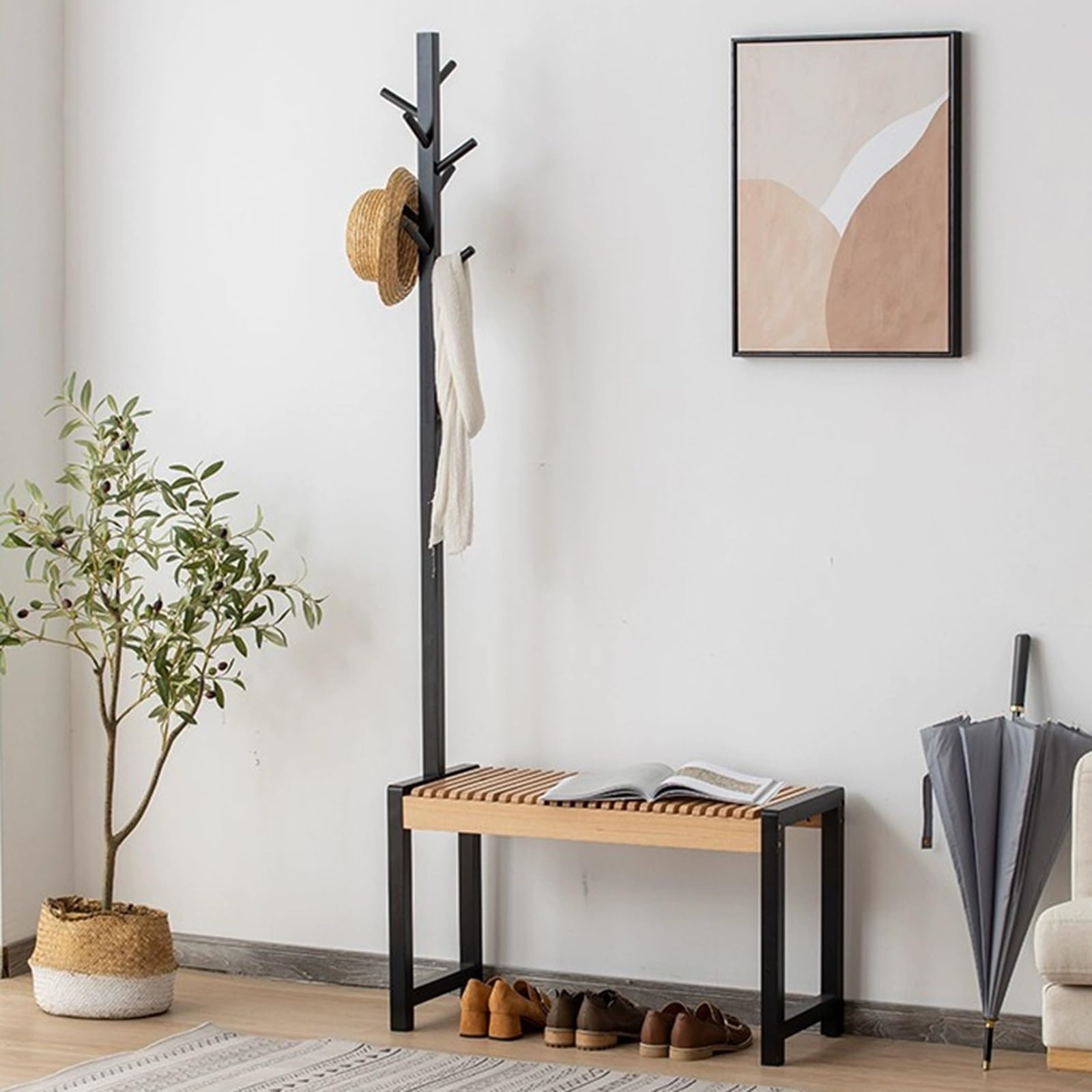 Porte-manteau et banc d'entrée en bambou pour organiser un appartement