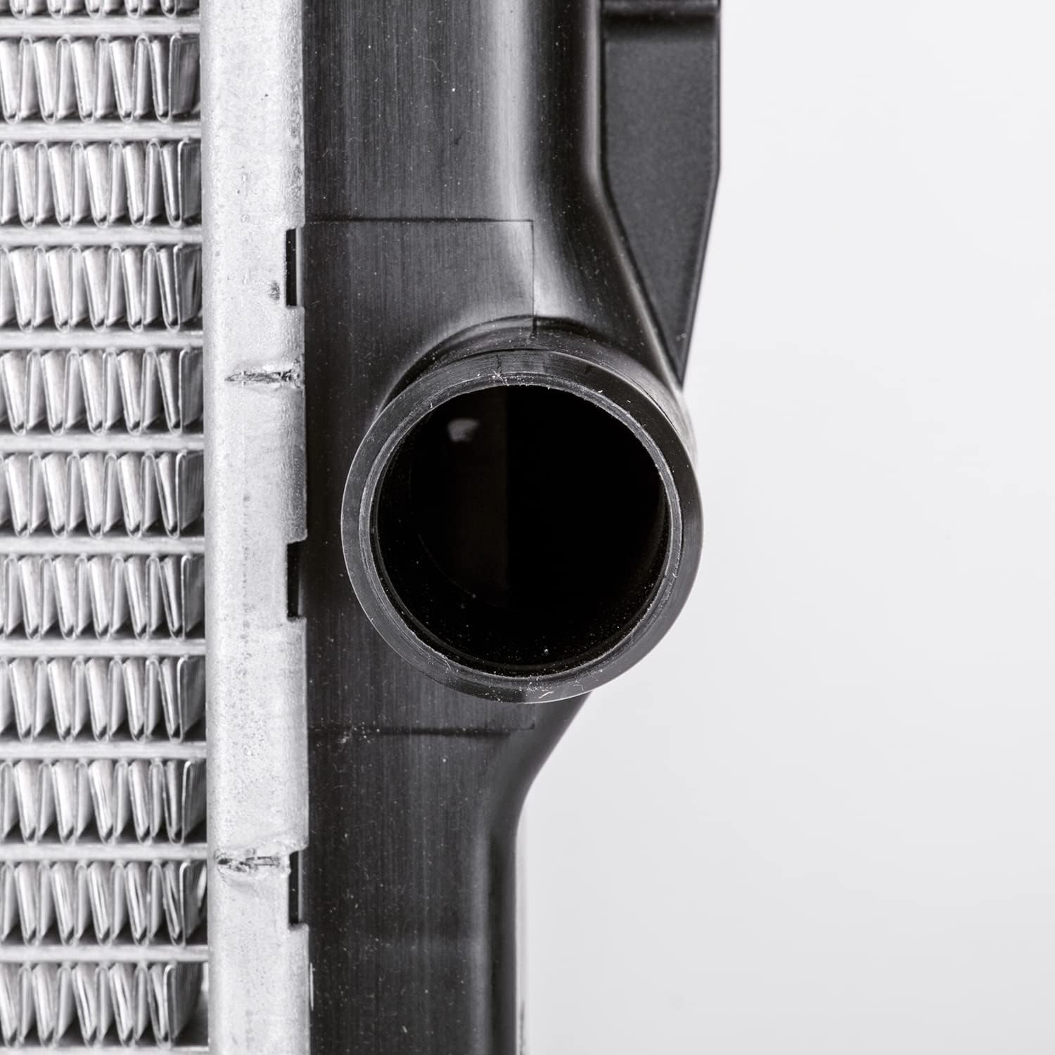 TYC 2102 Radiator Compatible with 1997-2006 Jeep Wrangler