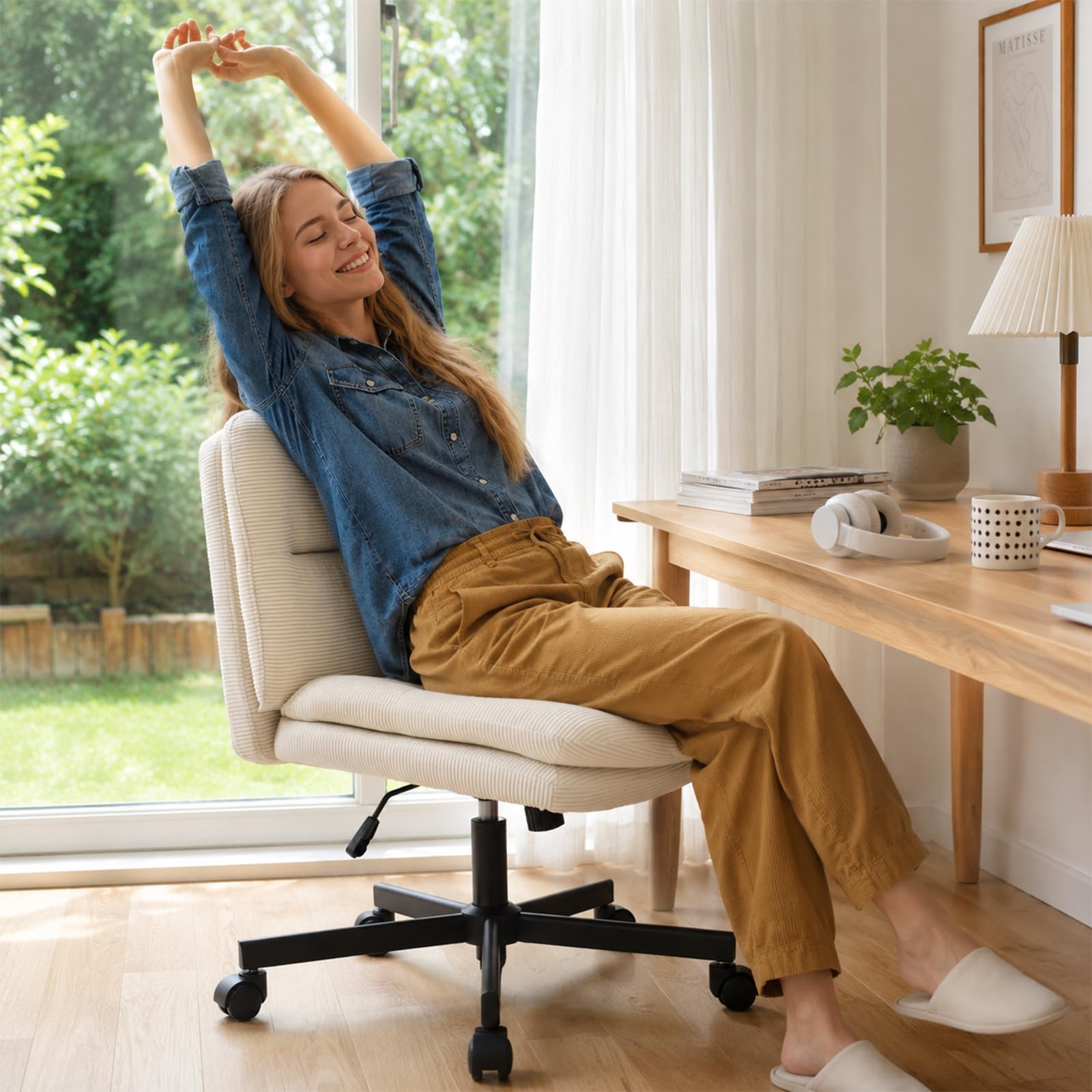 Bürostuhl ohne Armlehnen, Schneidersitz-Stuhl mit breiter Sitzfläche, Schreibtischstuhl mit Cordbezug, höhenverstellbarer Drehstuhl mit Wippfunktion, für Homeoffice, bis 136 kg, Creme