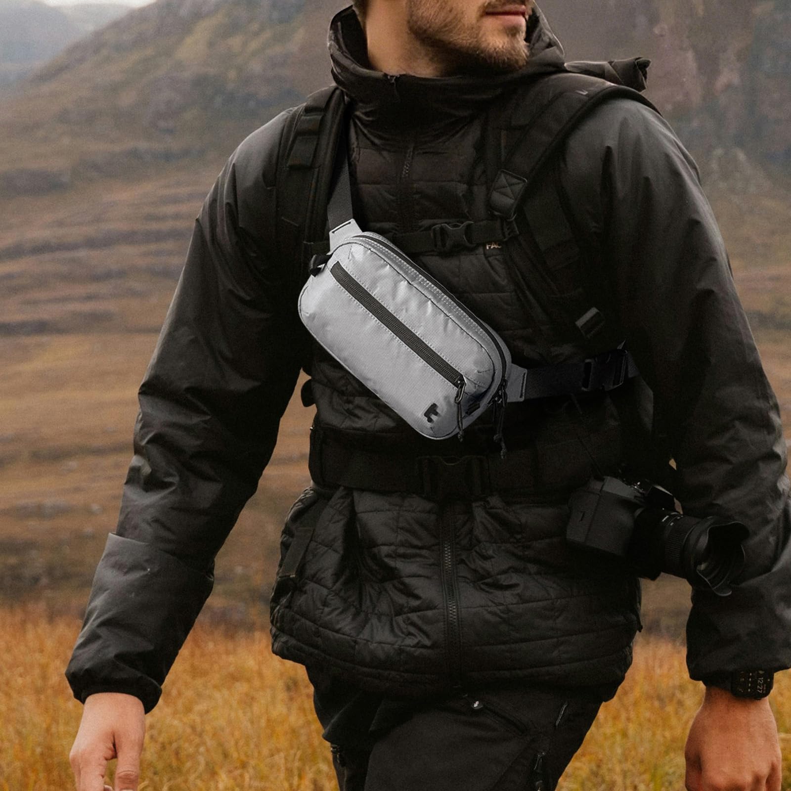 tomtoc 1,5 L Bolso Bandolera Sling Bag con Protección RFID, Riñonera Antirrobo Bolso Cruzado/Pecho Crossbody para Hombre y Mujer, Ligero y Resistente a Salpicaduras para Viajes y Uso Diario, Negra