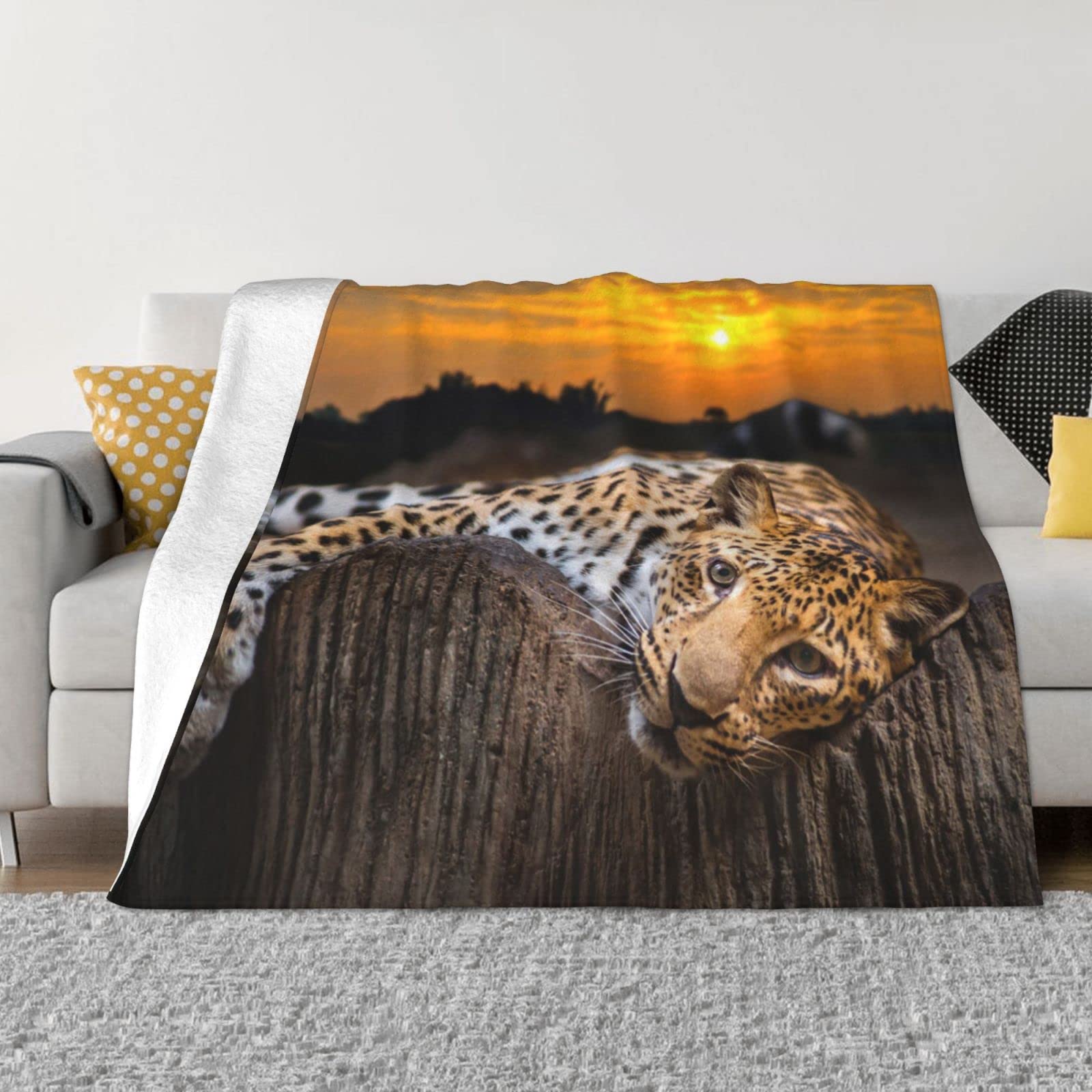 Couverture flanelle léopard au fini soyeux et motif exclusif