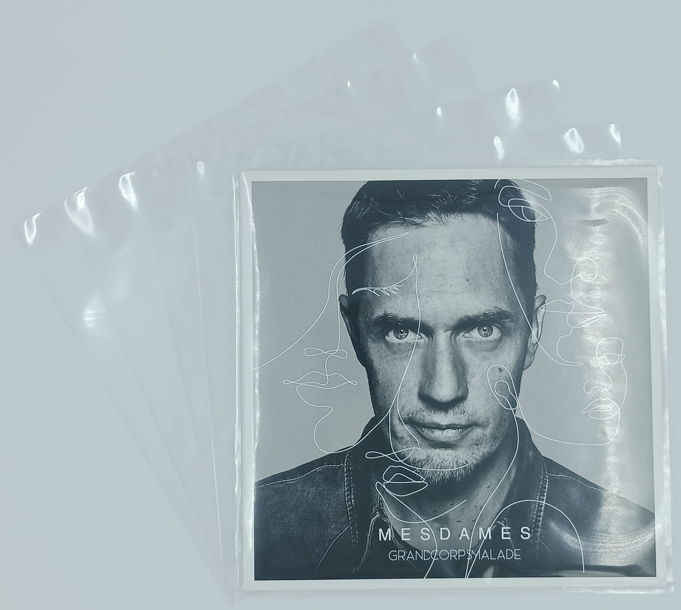 50 étuis pour laserdiscs