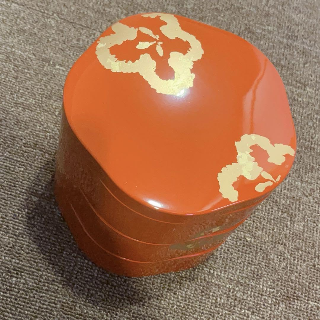 Amazon.co.jp: 京都 漆器のアソベ 木質漆塗 梅型三段重 金梅 洗朱 お重