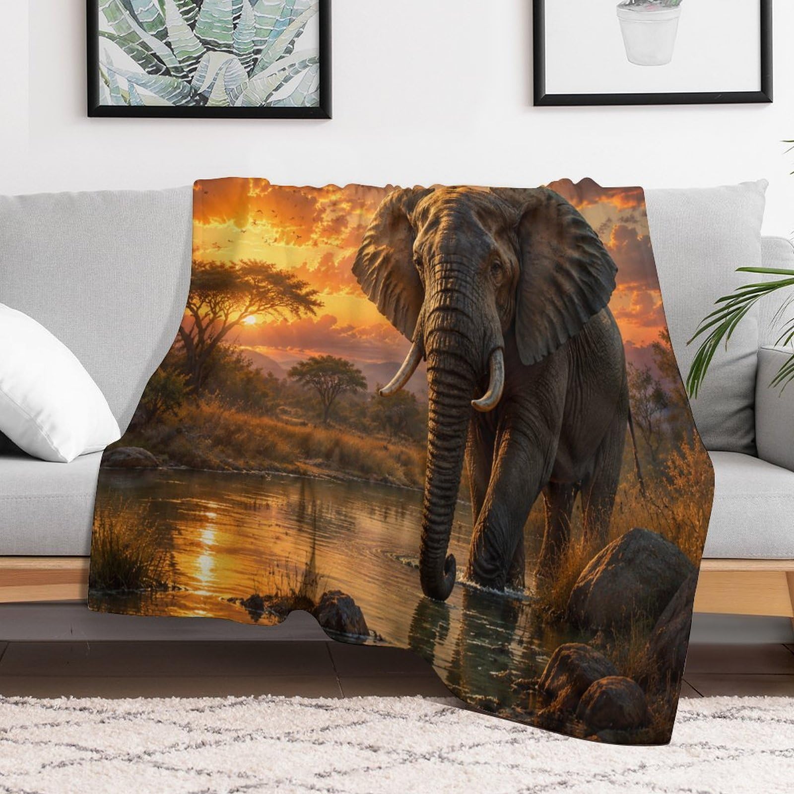 Majestic Elephant in a Dramatic Landscape Kuscheldecke für Zuhause