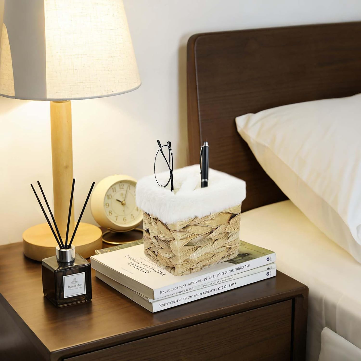 Water Hyacinth Plush Lined Glasses Holder Stand for Nightstand
