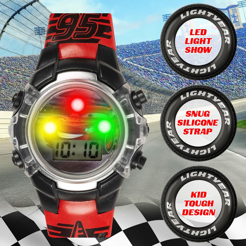 Disney Pixar Cars - Orologio per bambini con quadrante lampeggiante, display LCD, cinturino in plastica regolabile, perfetto per ragazzi e ragazze, Rosso, Automobili