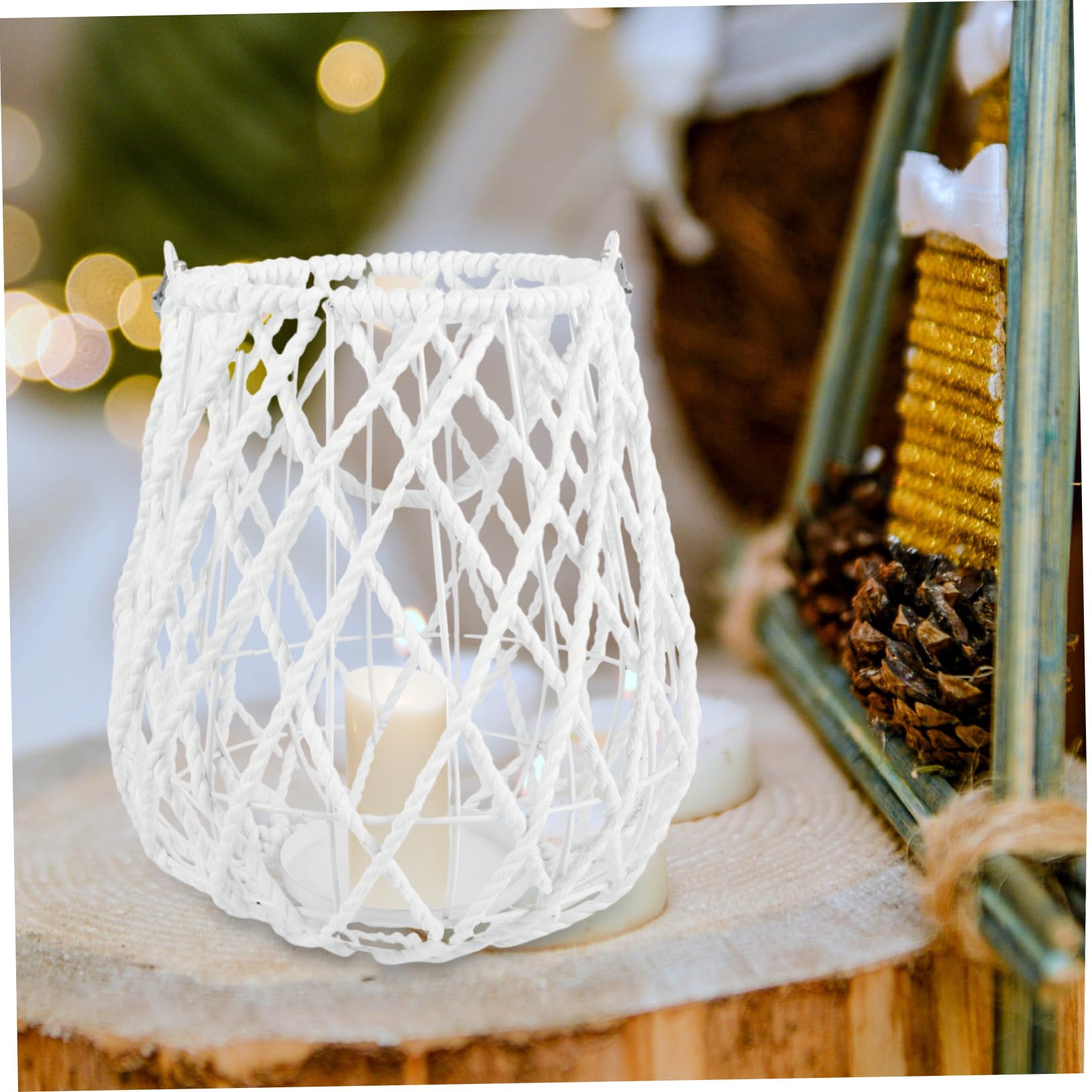 Candelabro Tejido Blanco Retro para Hogar y Decoración de Boda | Hierro y Hilo de Algodón, Diseño Compacto y Delicado, Acabado Artesanal para Hotel, Sala, Dormitorio y Jardín