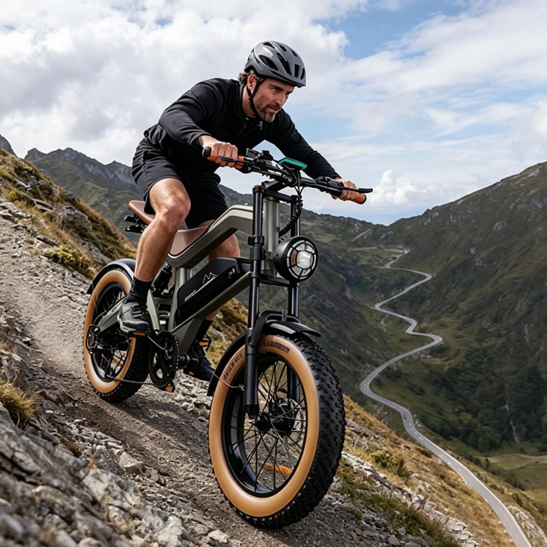 M20 è una bicicletta elettrica per adulti con pneumatici larghi da 20",batteria da 48 V 18,2 Ah,velocità massima di 25 km/h e autonomia massima fino a 160 km con pedalata assistita.